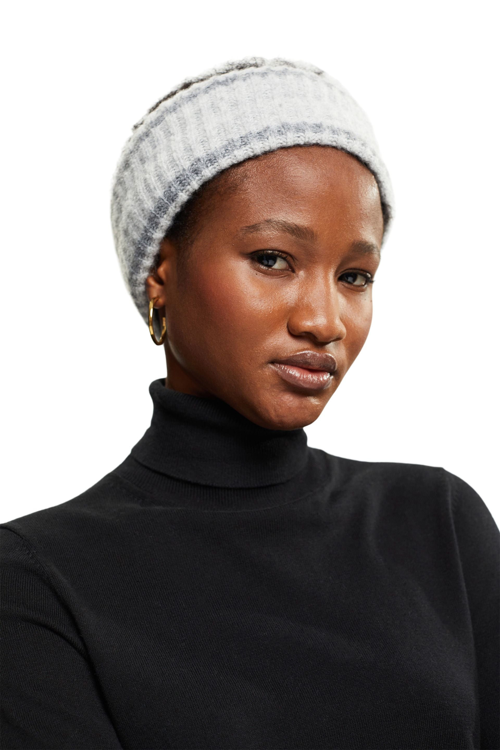 Esprit Strickmütze für Damen mit Kontraststreifen und Logo-Taler