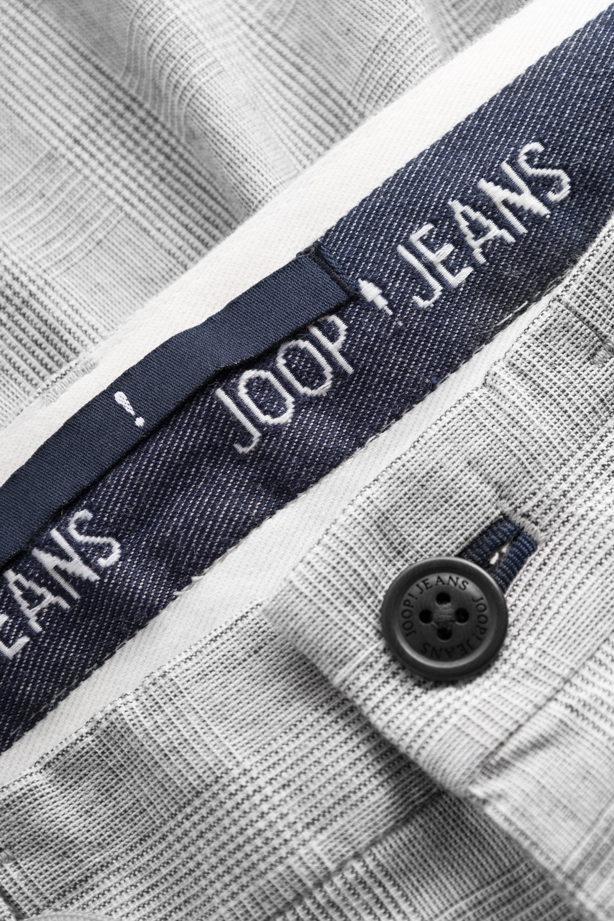 15 JJF-81Maxton3-W 10011758 02