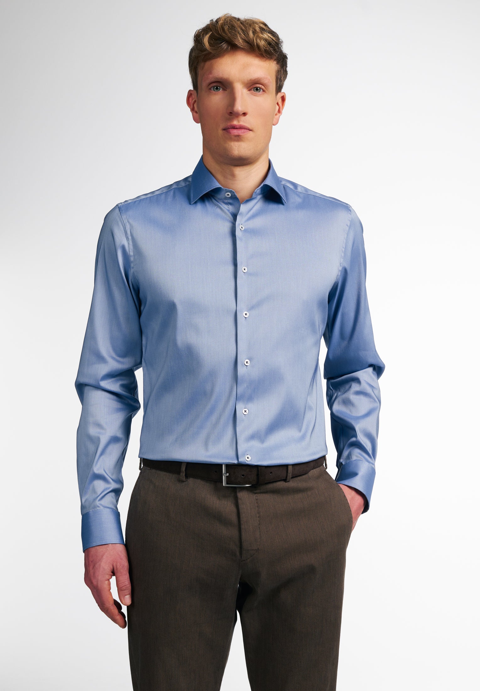 Performance Shirt von FlexiFit - Stretchiges Herrenhemd für maximale Bewegungsfreiheit