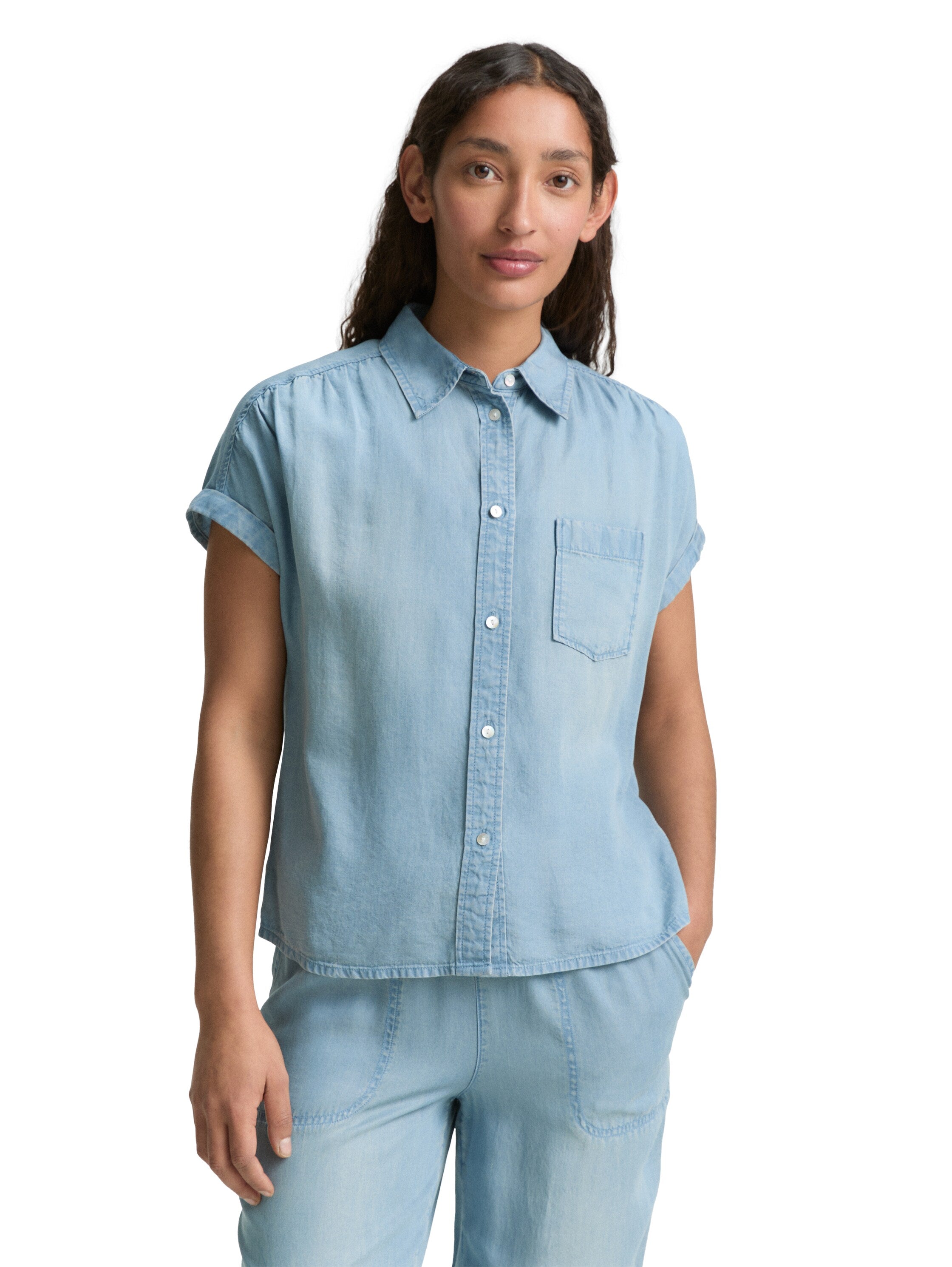 Tom Tailor Denim Bluse aus Jeansstoff mit Brusttasche und seitlichen Schlitzen für Frauen