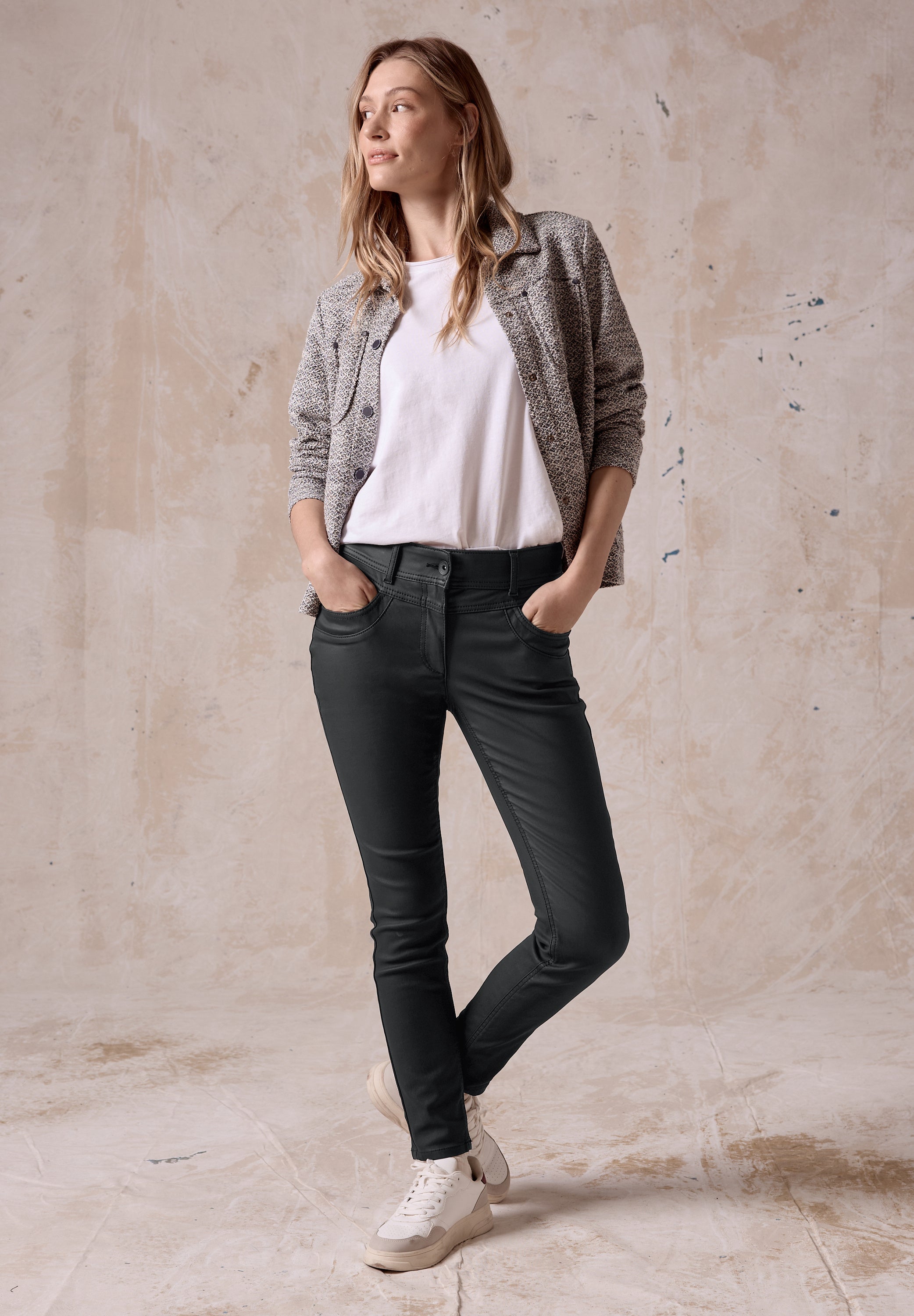 CECIL Coated Hose Damen Schwarz