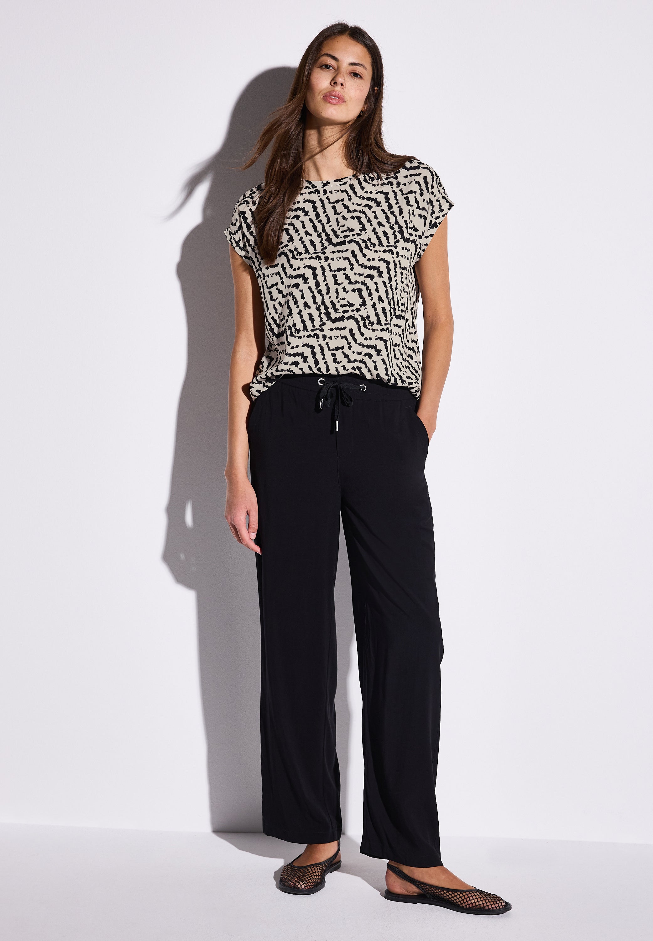 Street One Damenbluse mit grafischem Muster und femininer Silhouette