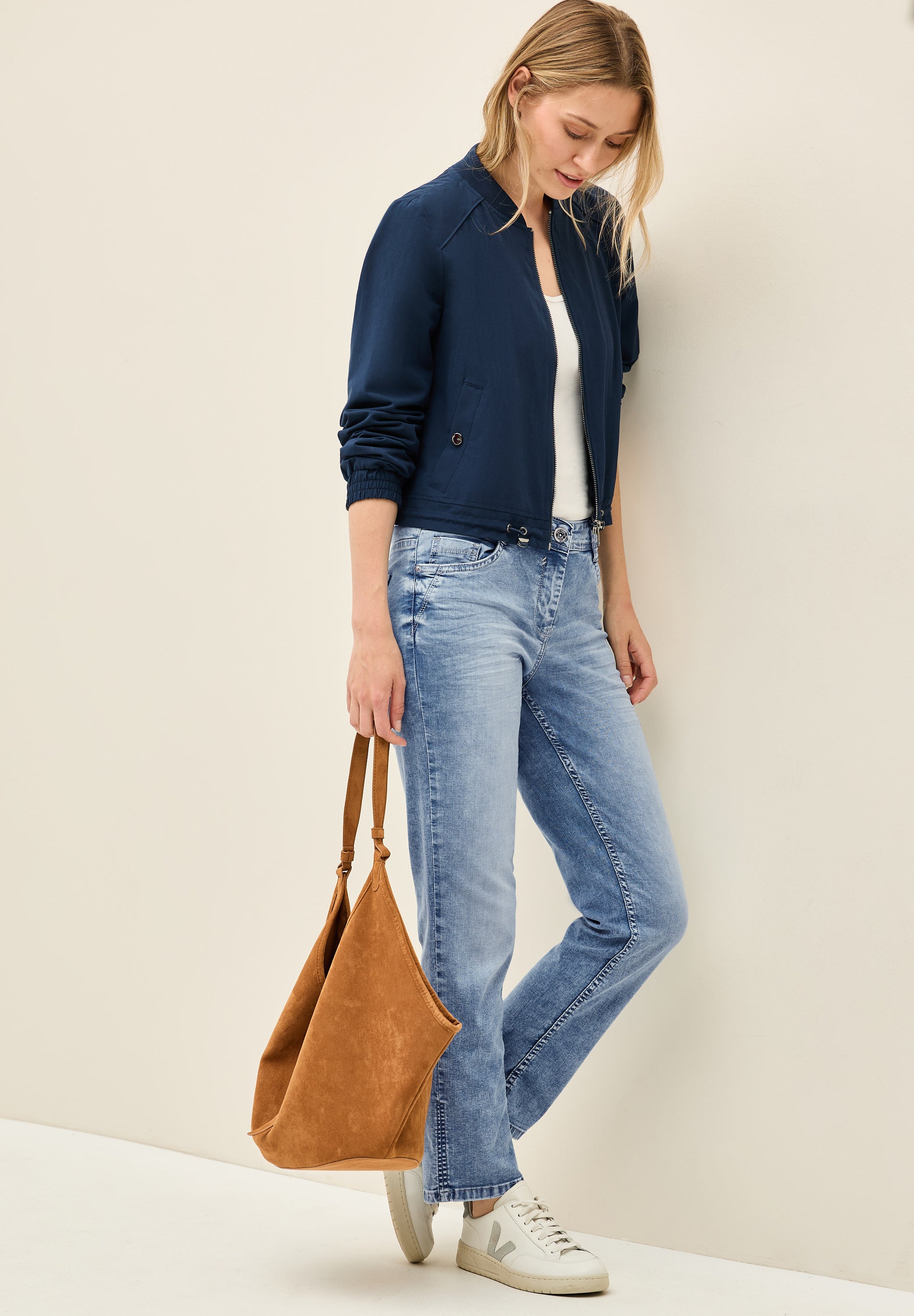 CECIL Jeanshose Damen Casual Fit Straight Legs hellblaue Waschung