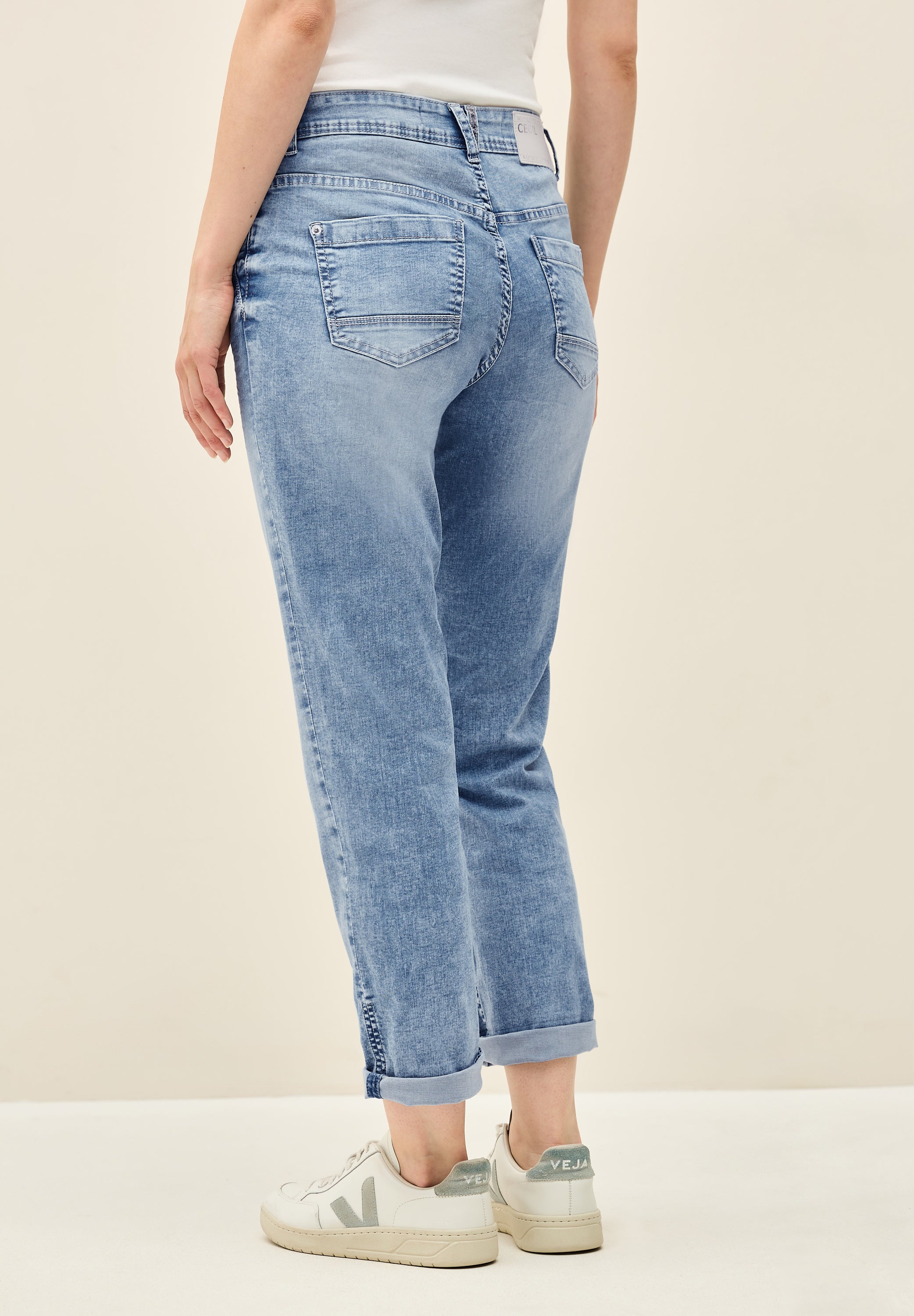 CECIL Jeanshose Damen Casual Fit Straight Legs hellblaue Waschung