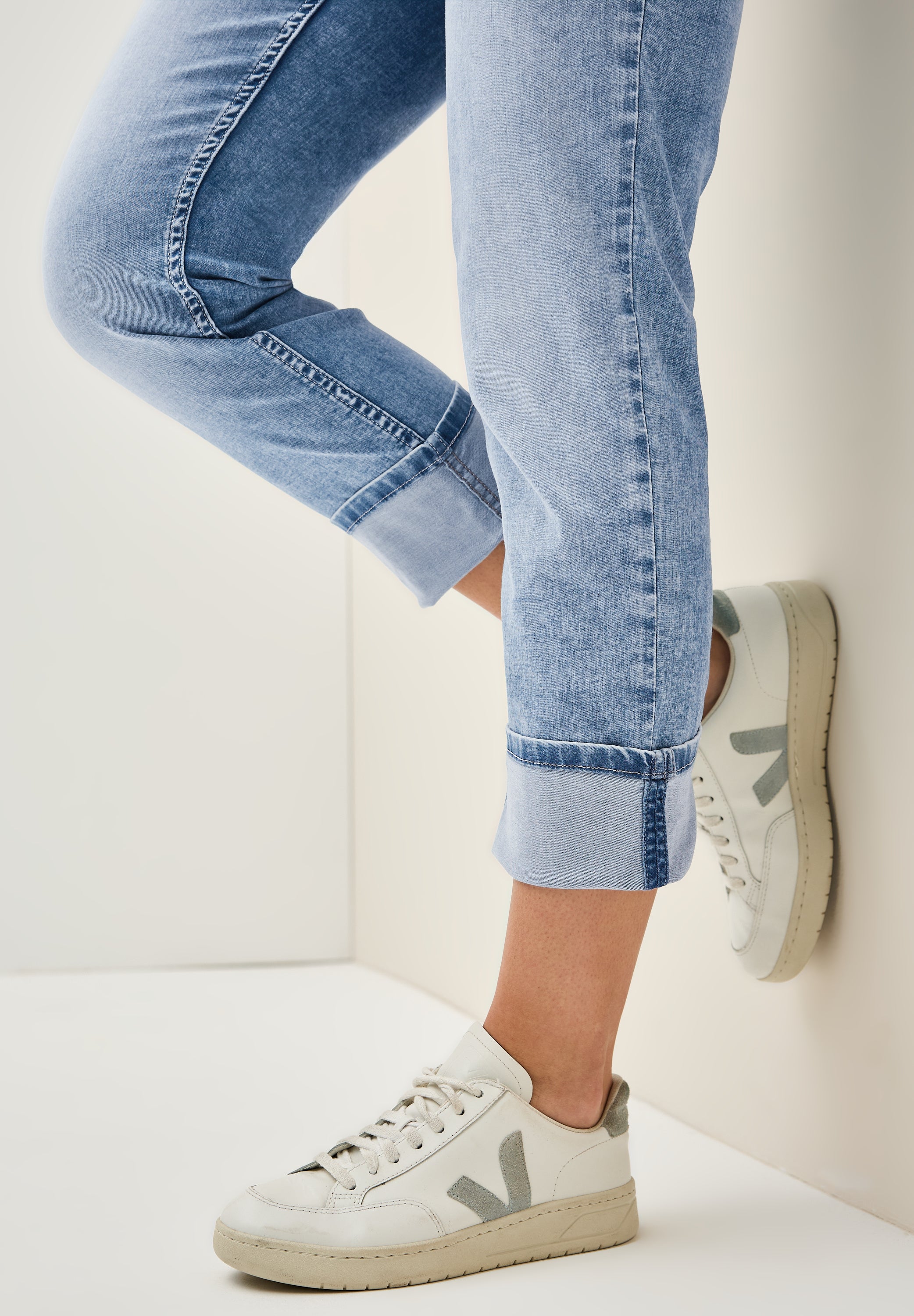 CECIL Jeanshose Damen Casual Fit Straight Legs hellblaue Waschung
