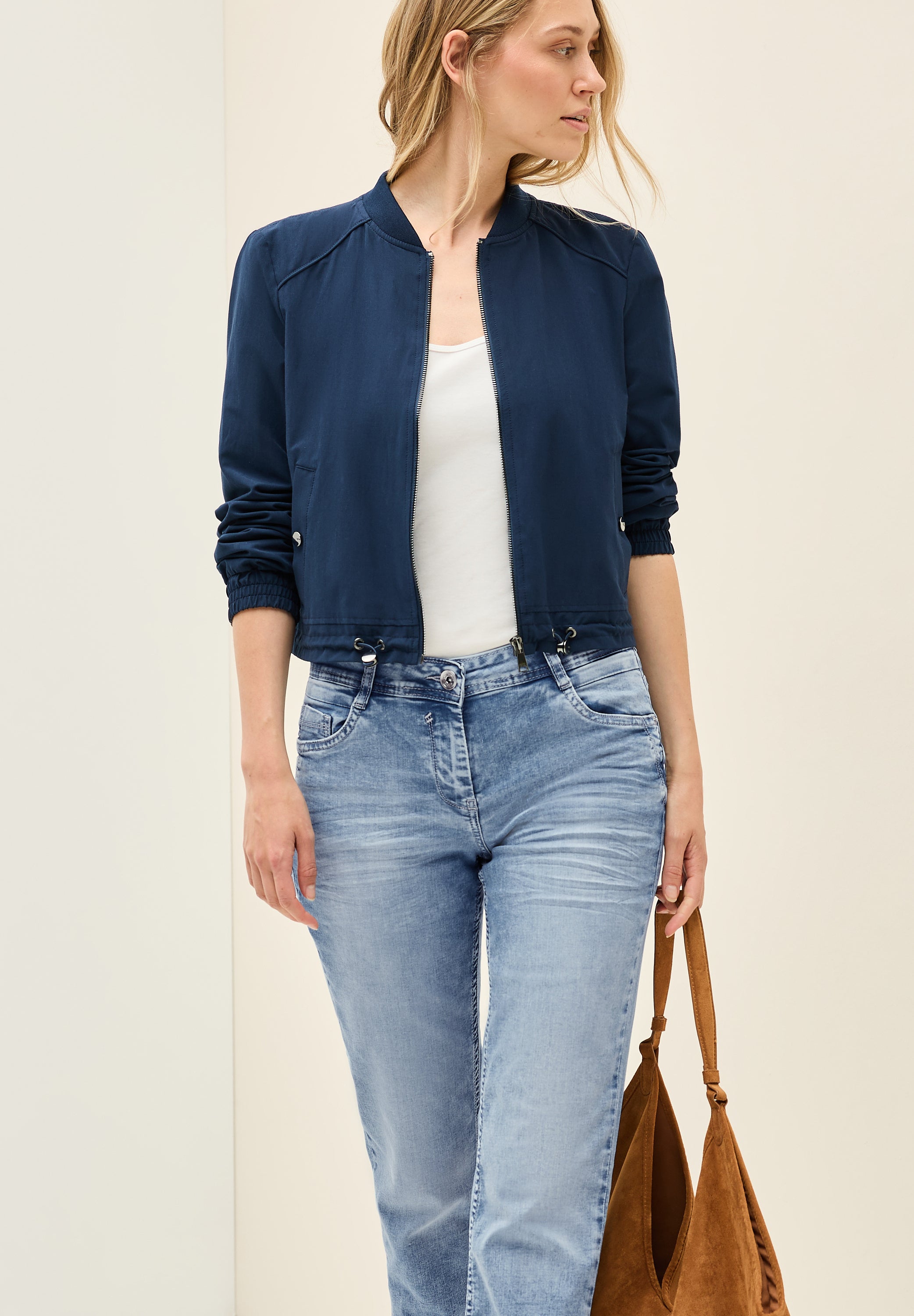 CECIL Jeanshose Damen Casual Fit Straight Legs hellblaue Waschung
