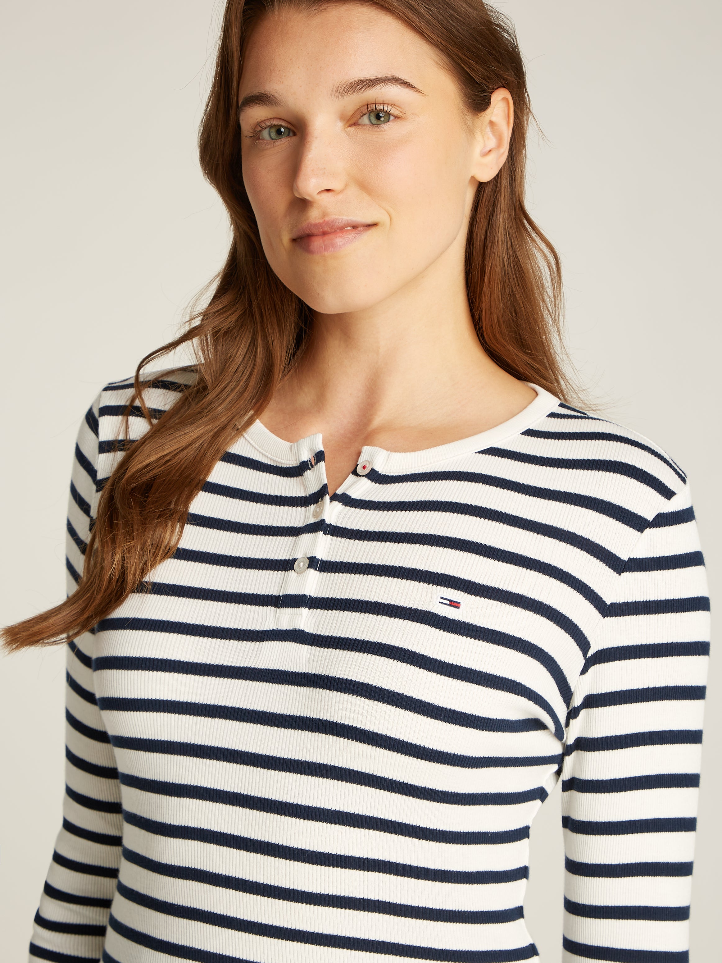 Theur Sportswear Damen T-Shirt aus 100 % Baumwolle