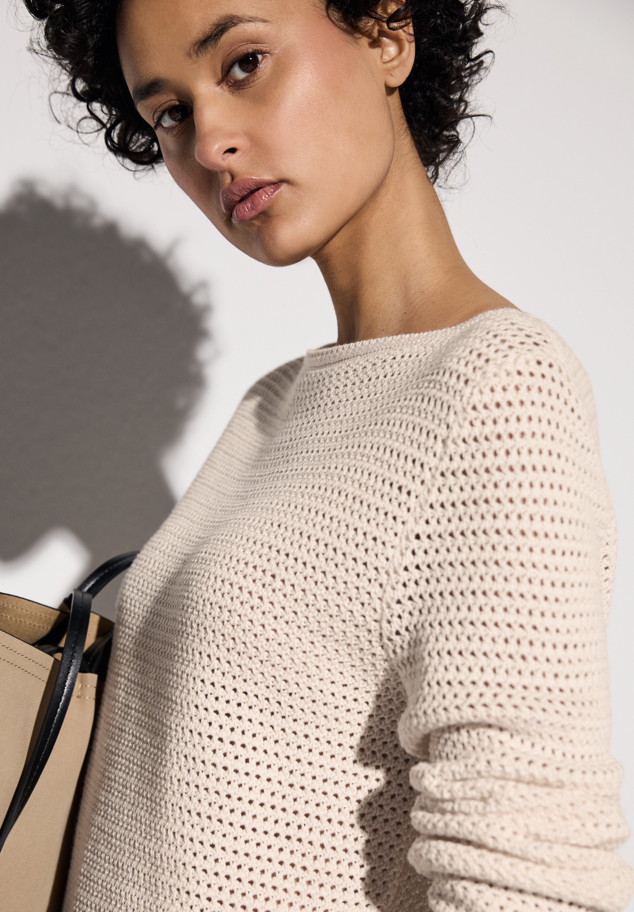 Pullover mit Lochmuster
