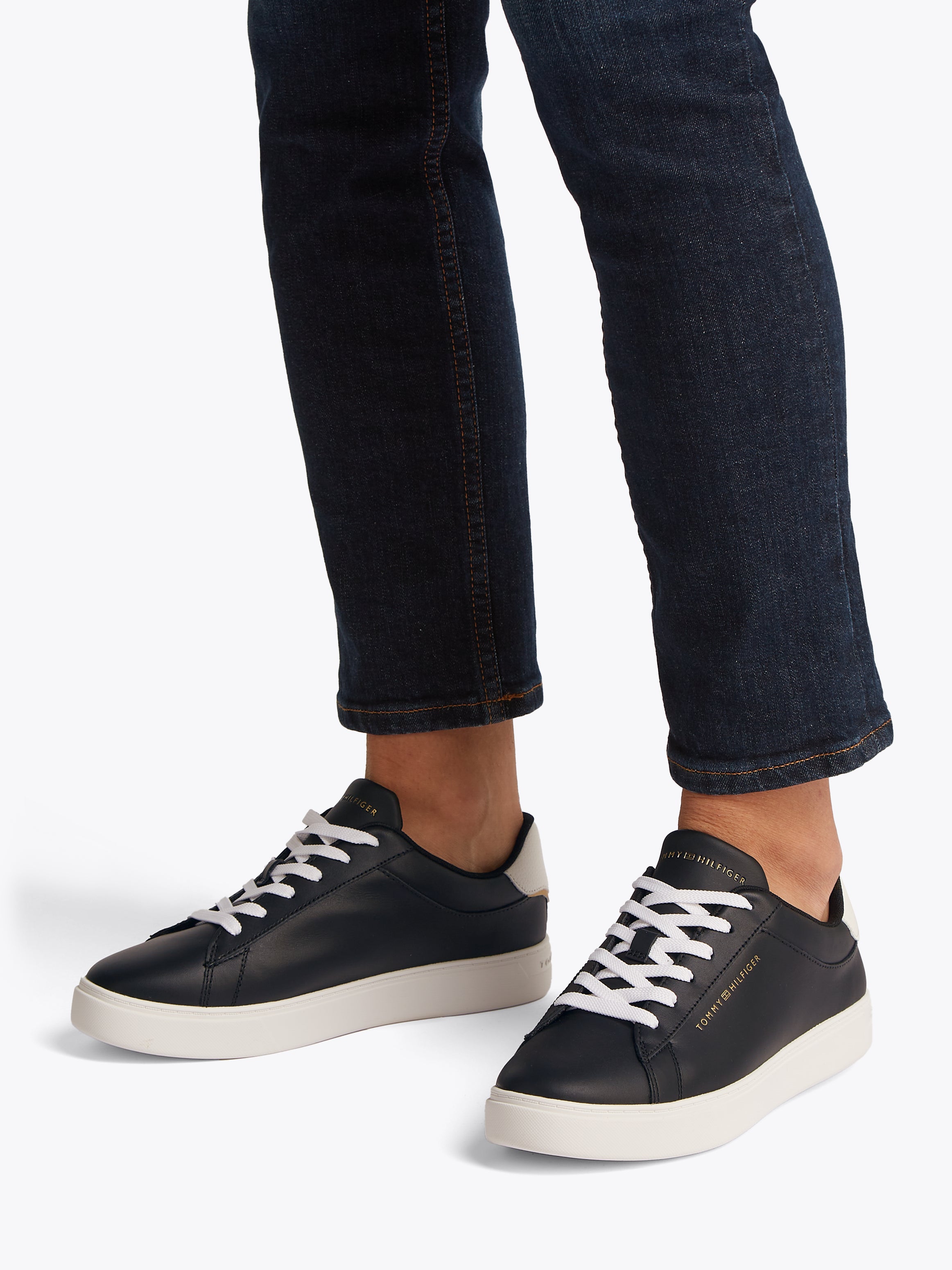 THEUR ESSENTIAL COURT SNEAKER Herren Leder