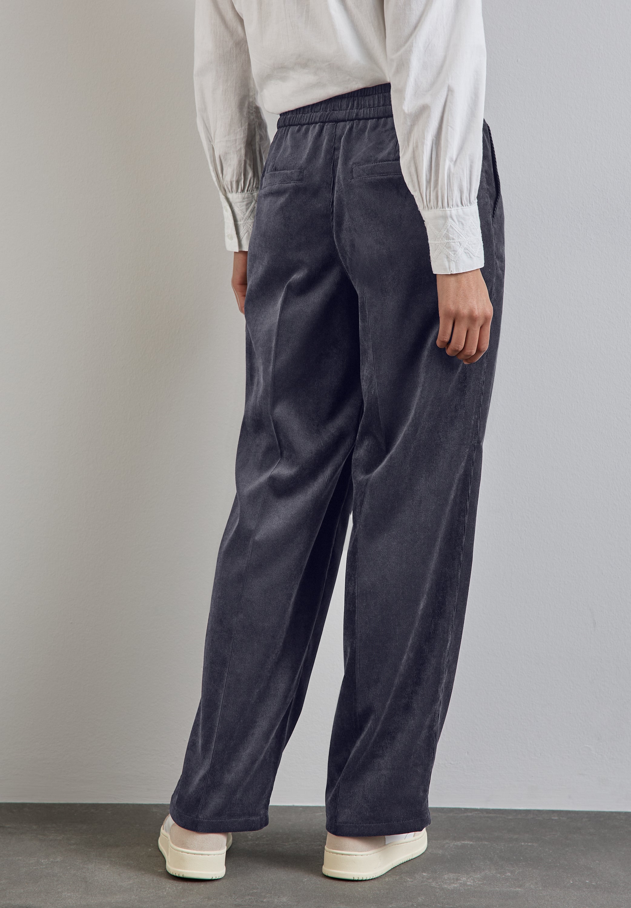 Cordhose im Loose Fit