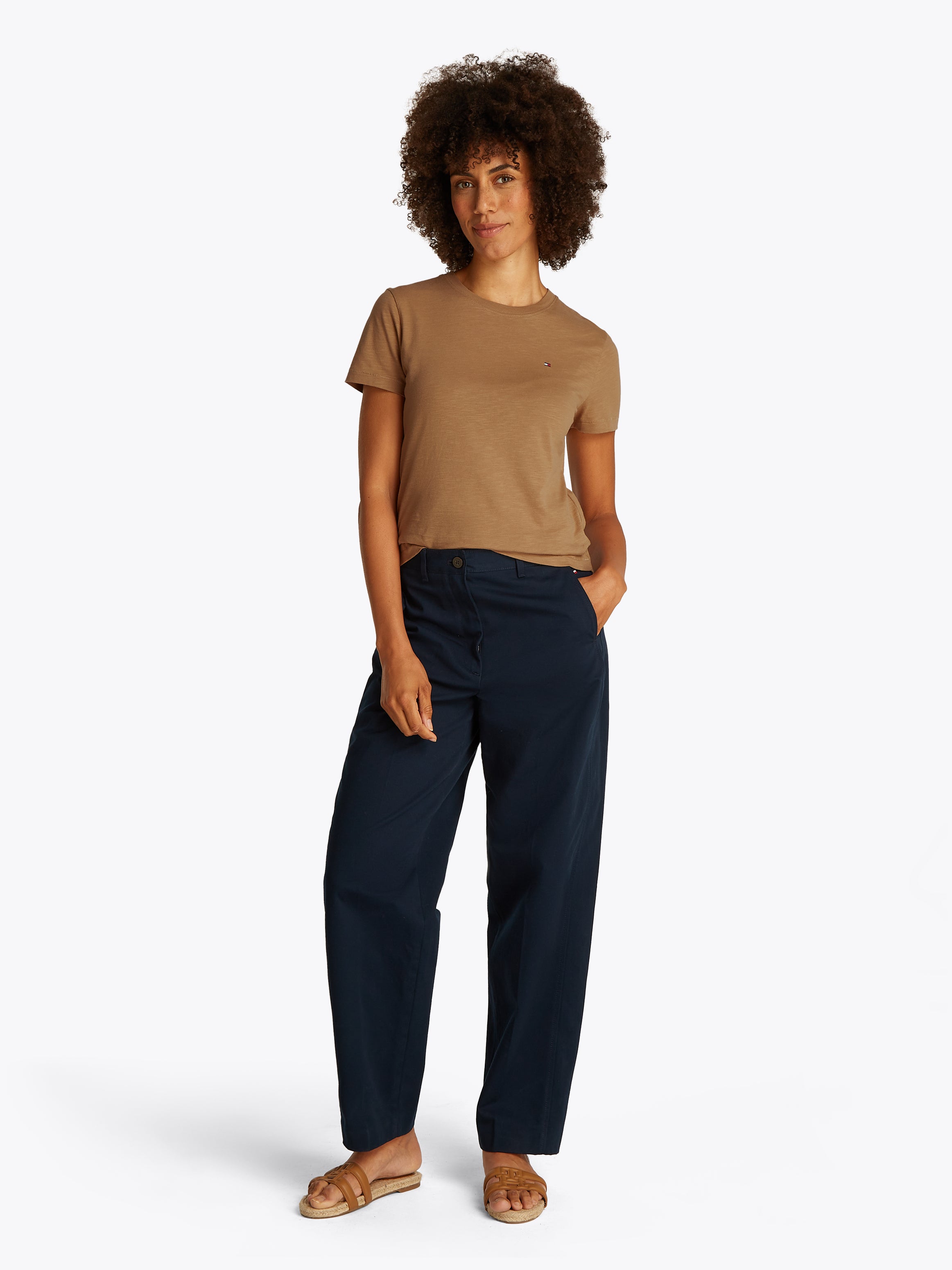 TheUR SLIM SLUB C-NK SS Shirt für erwachsene Frauen mit lässigem Schnitt