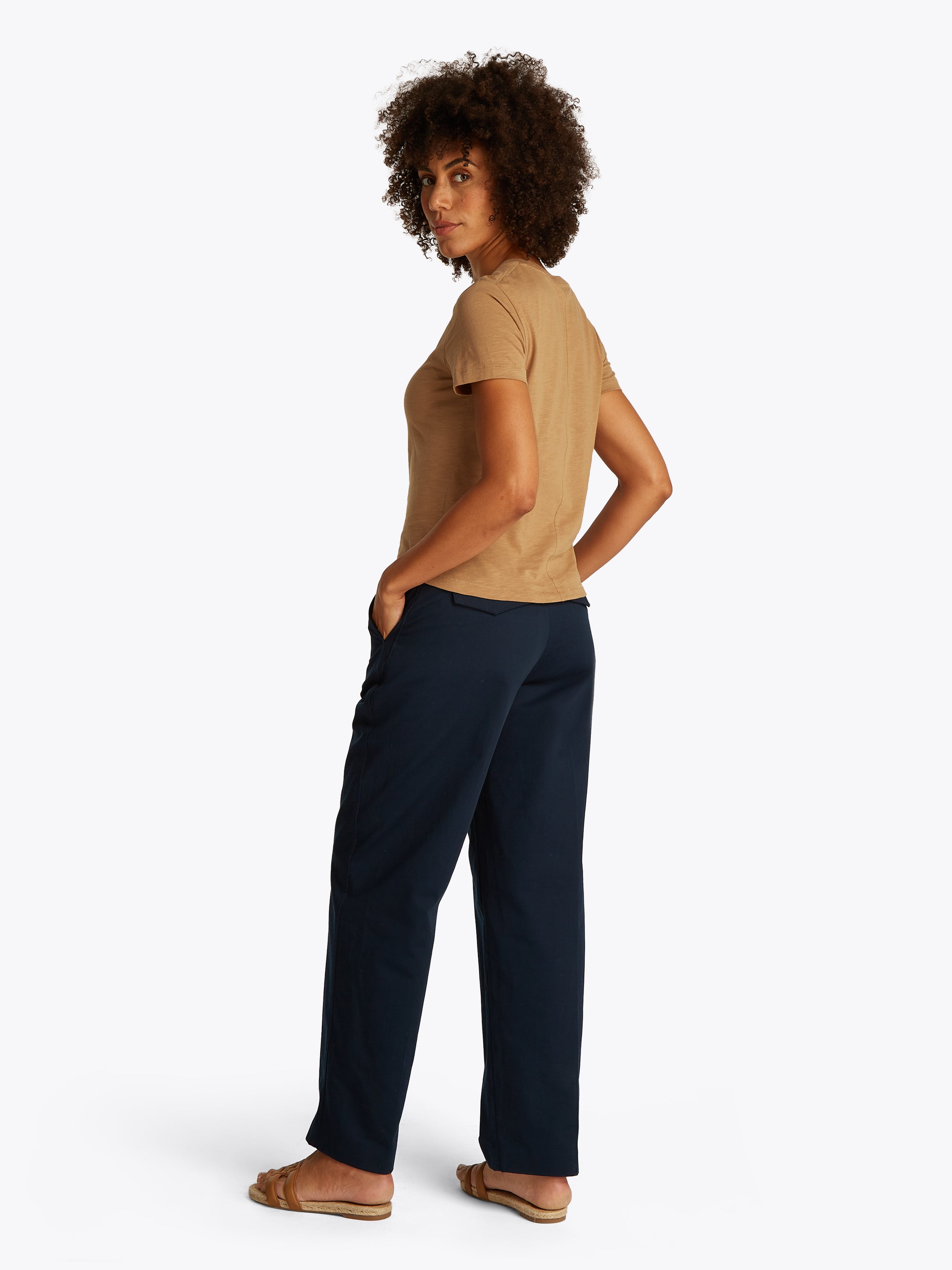 TheUR SLIM SLUB C-NK SS Shirt für erwachsene Frauen mit lässigem Schnitt
