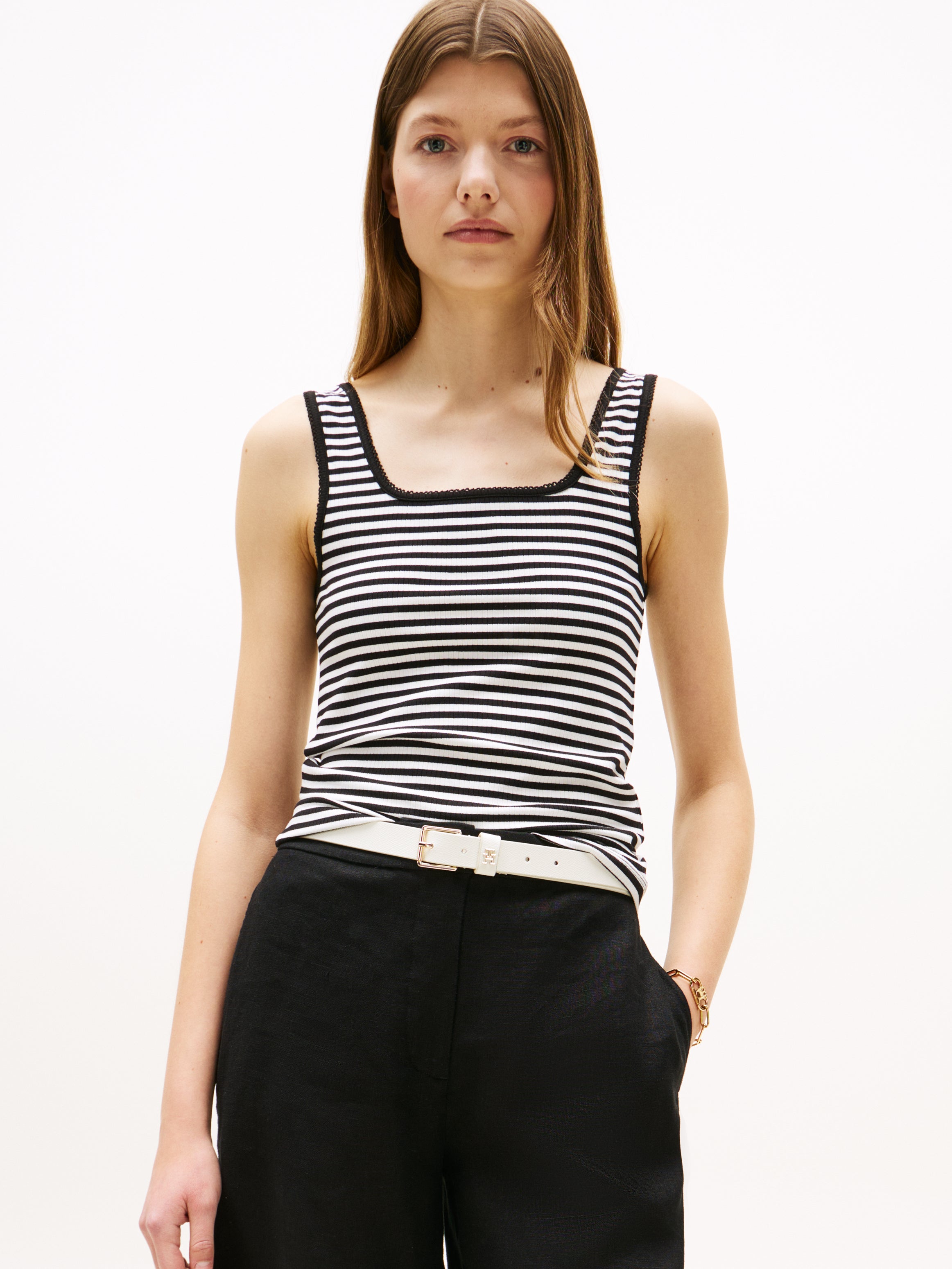 TheUR 5X2 RIB SLIM SQUARE-NK TANK Damen Schwarz XS