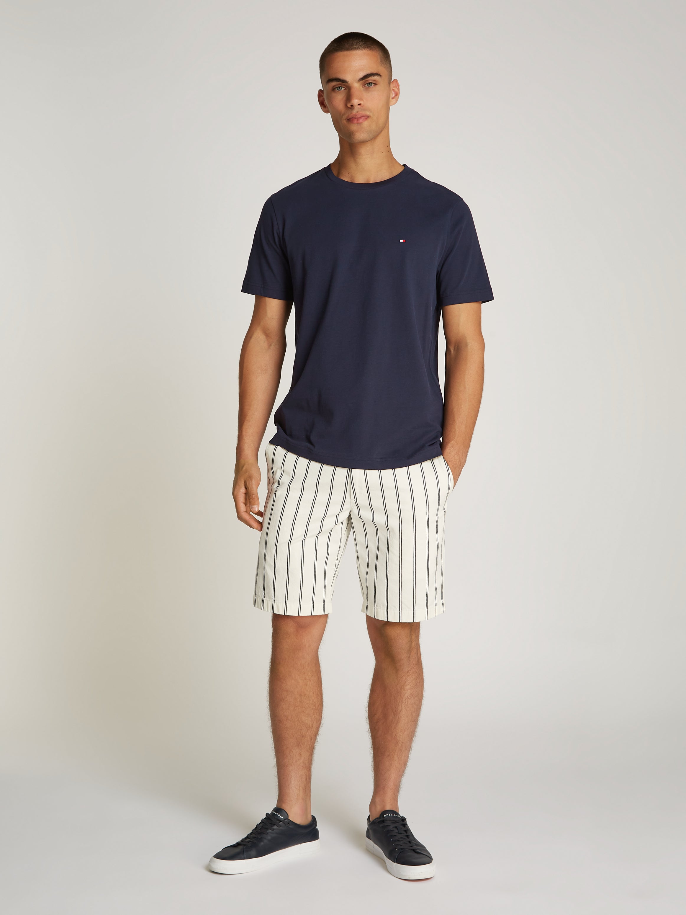 TheUR Essential Regular Fit Solid Tee Men Sporty Cotton