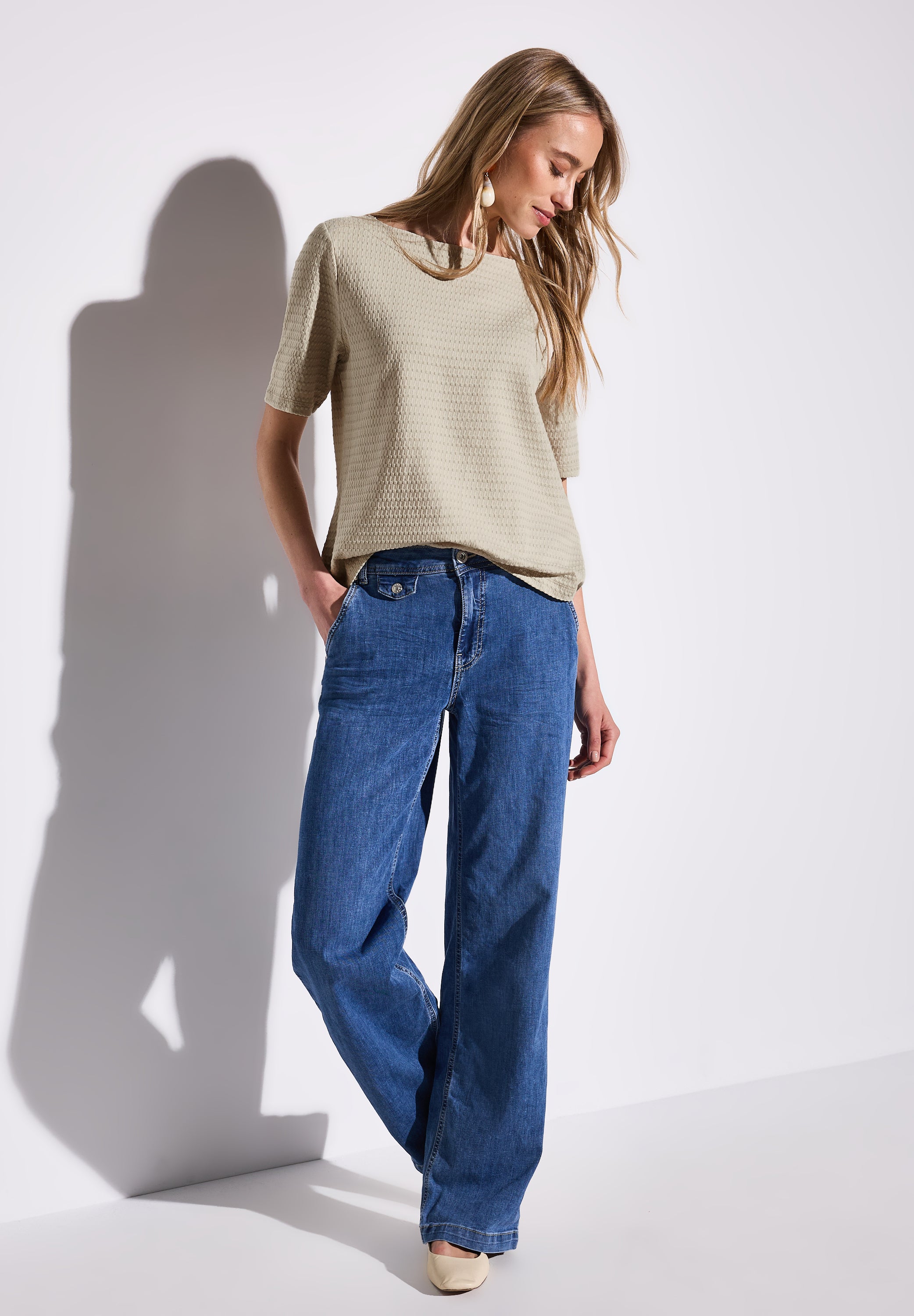 Street One Damen T-Shirt mit feinem Strukturmuster und U-Boot-Ausschnitt
