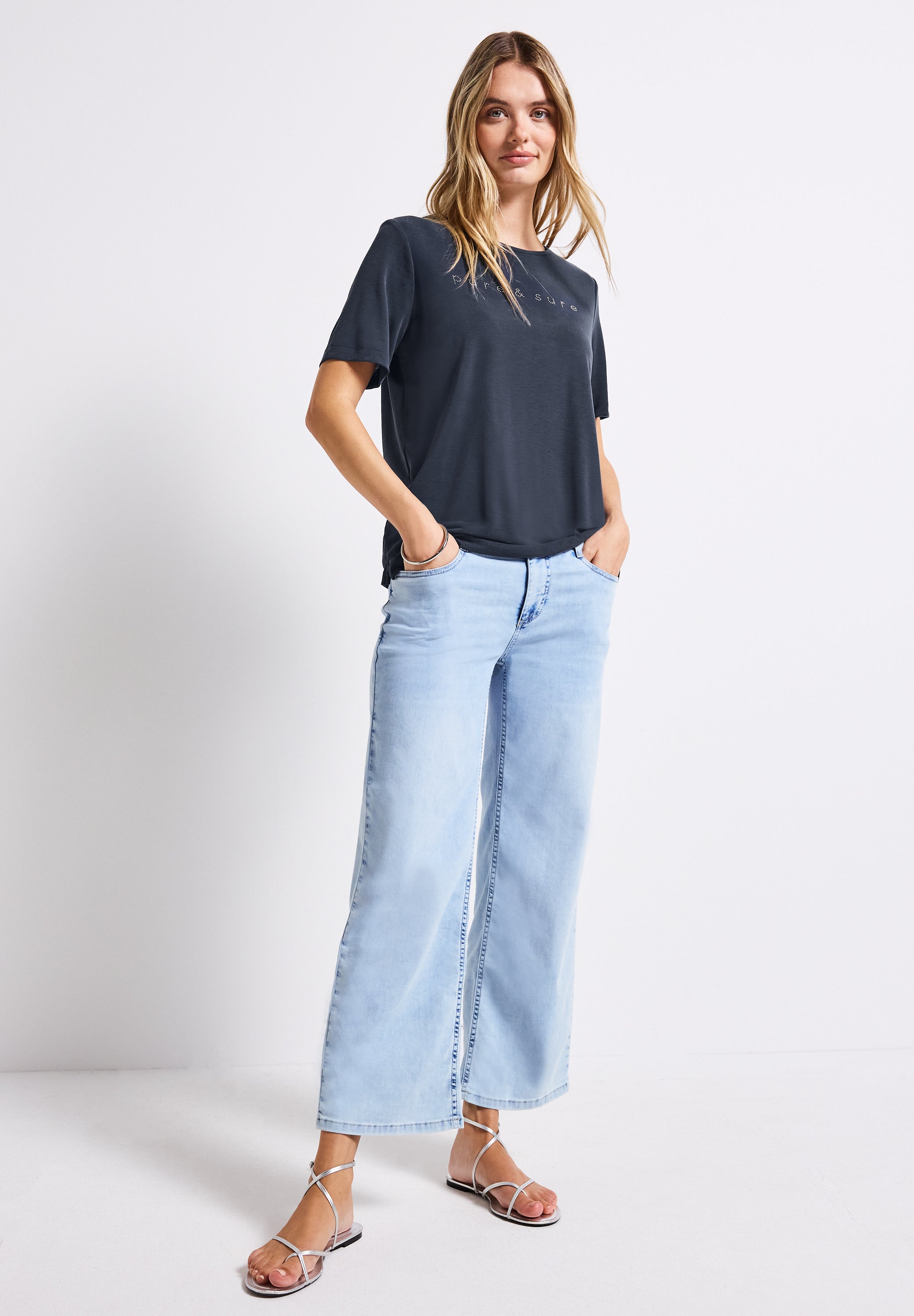 Street One Damen T-Shirt mit Schmucksteinen und Silk-Look-Qualität