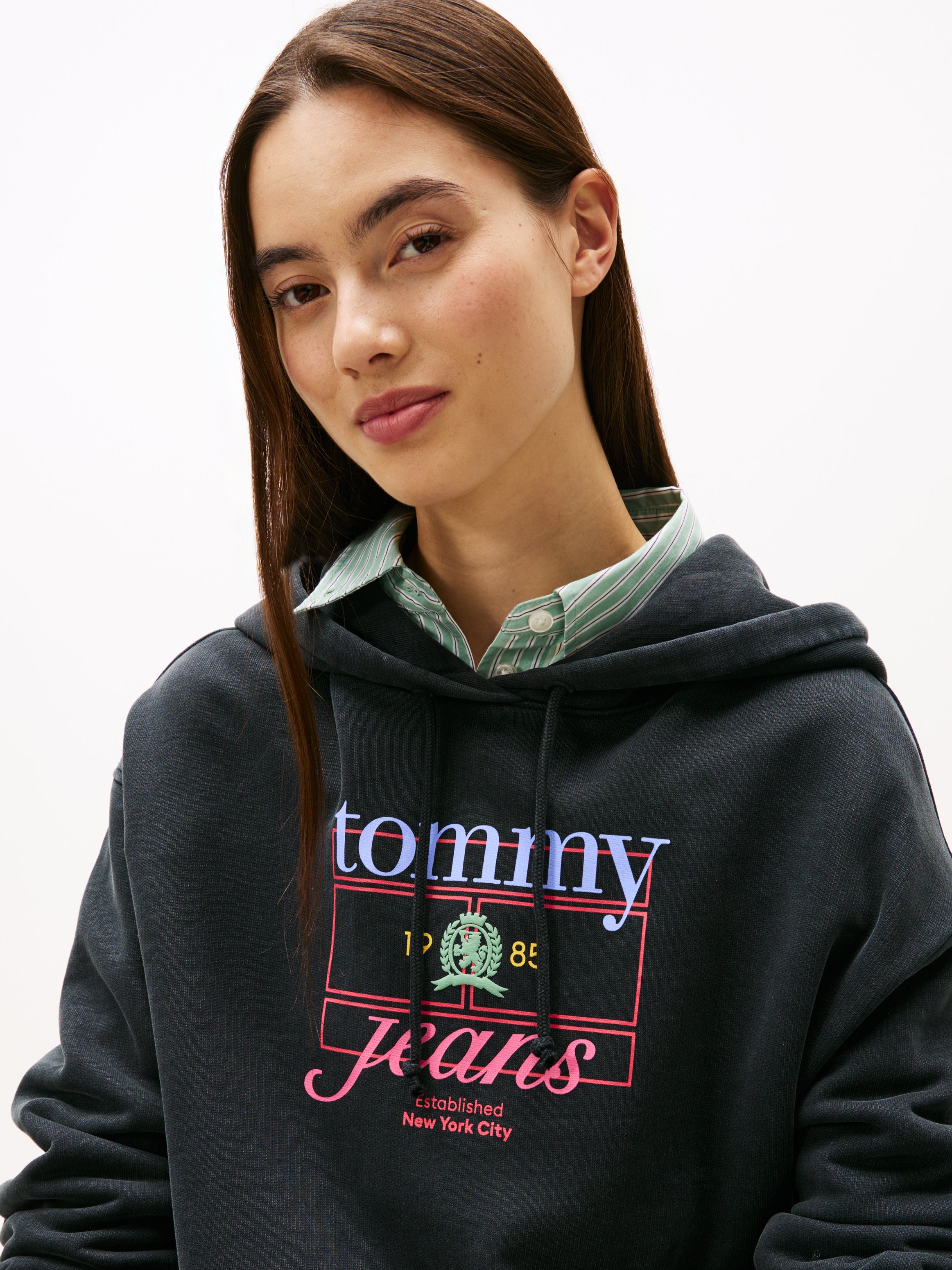 TJW CREST FLAG HOODIE