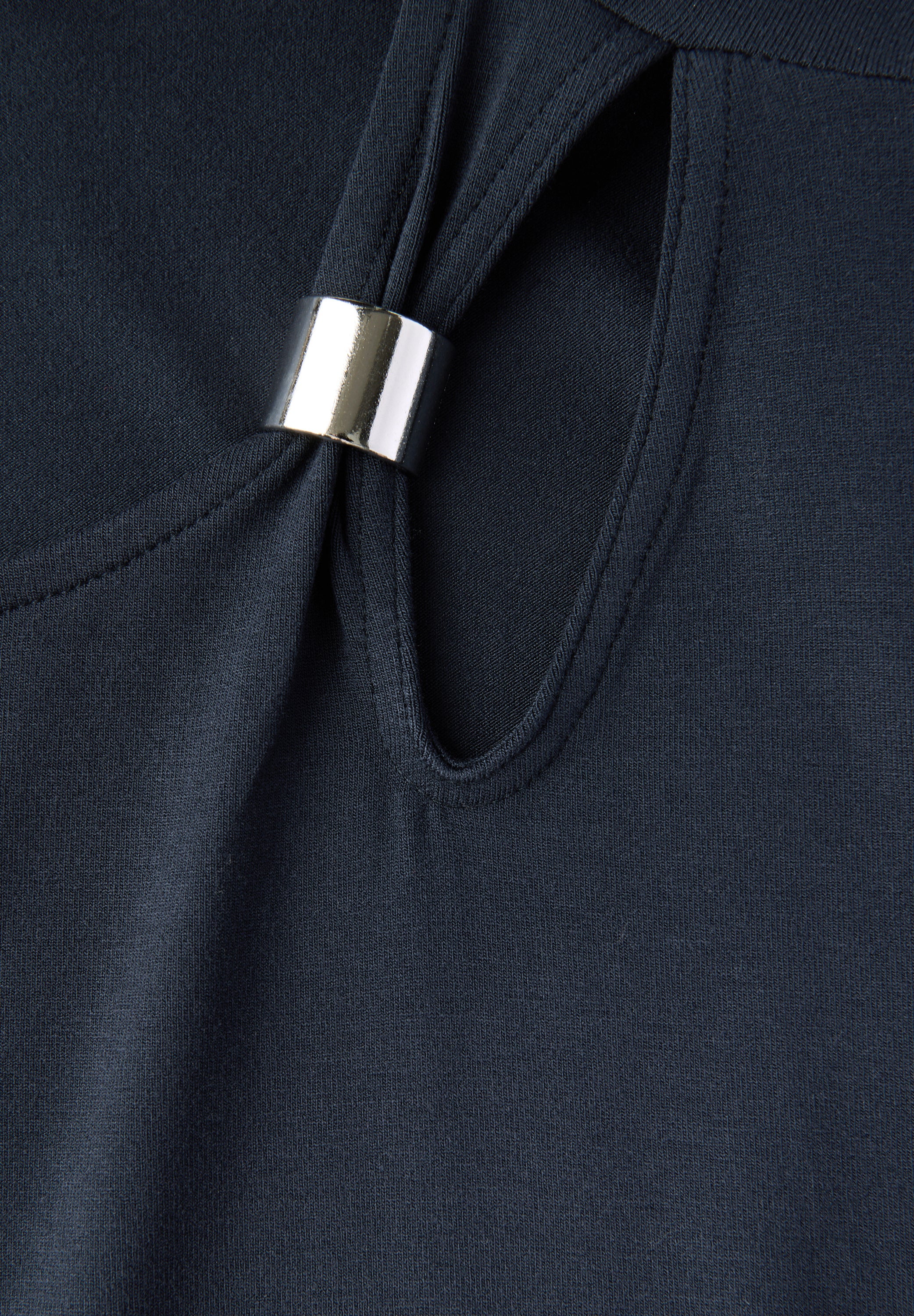 Top mit Cut-Out und Detail