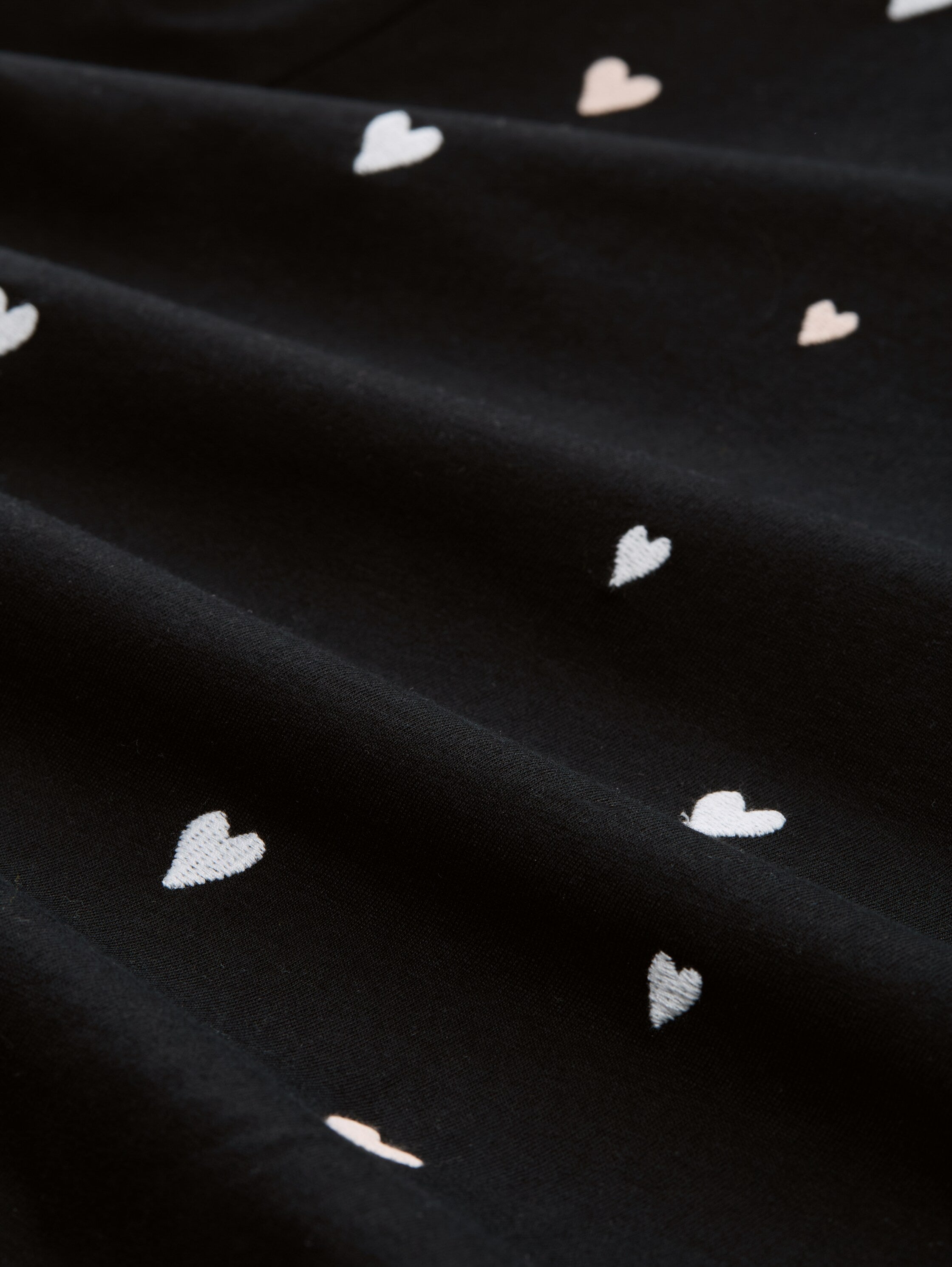 T-Shirt mit Herz-Stickerei
