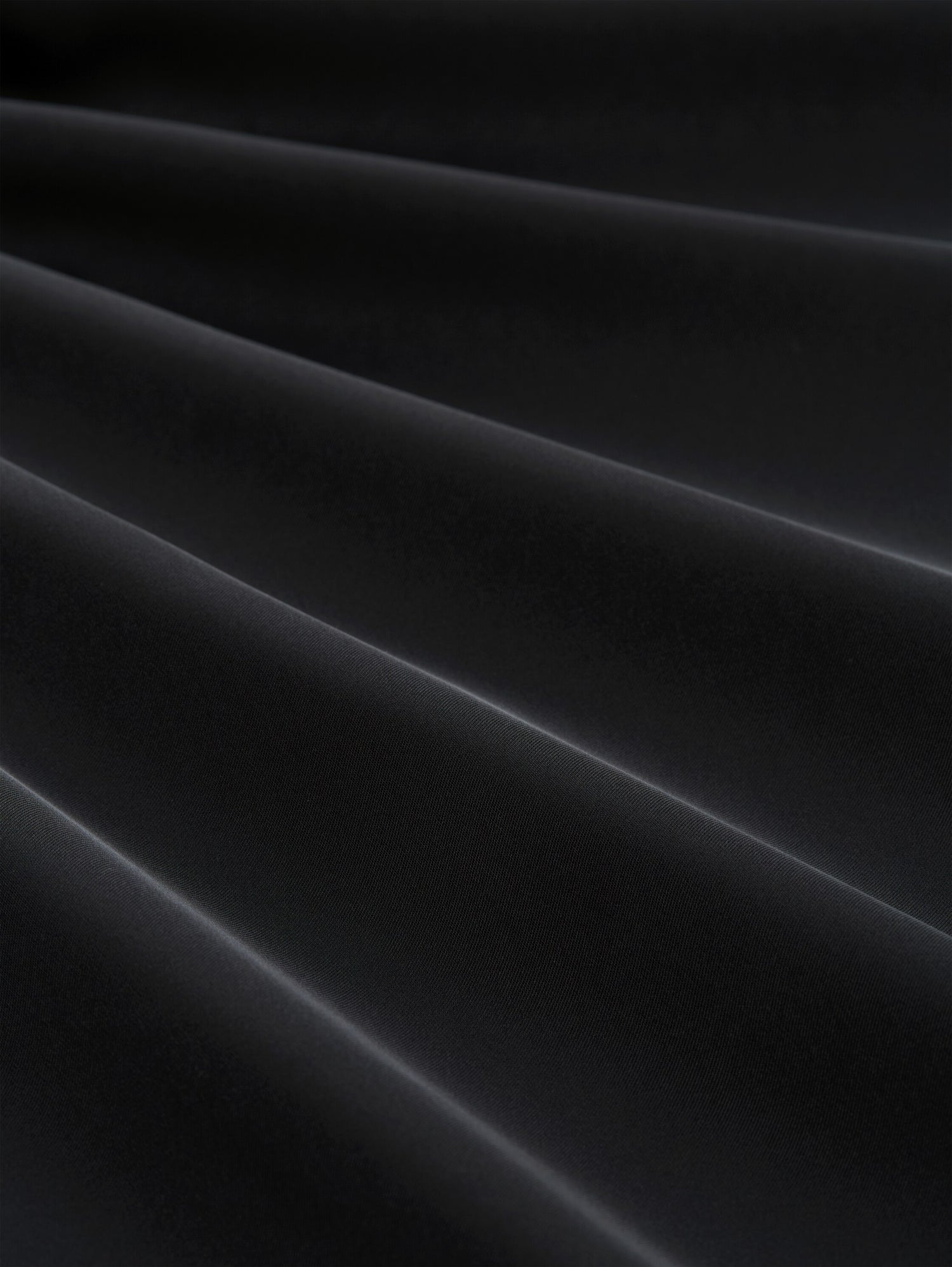 Midi-Rock in Satin-Optik