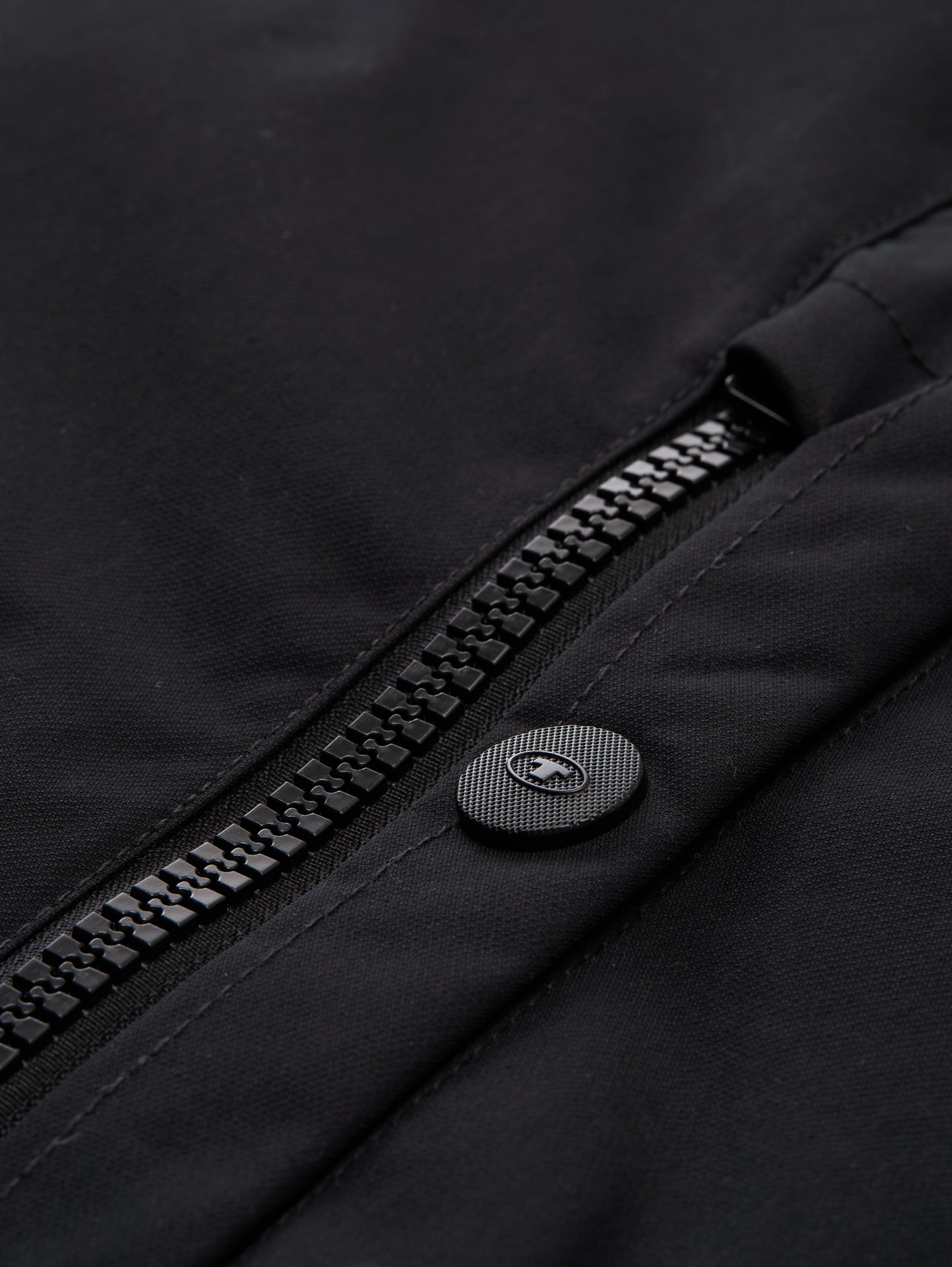 Winterjacke mit abnehmbarer Kapuze