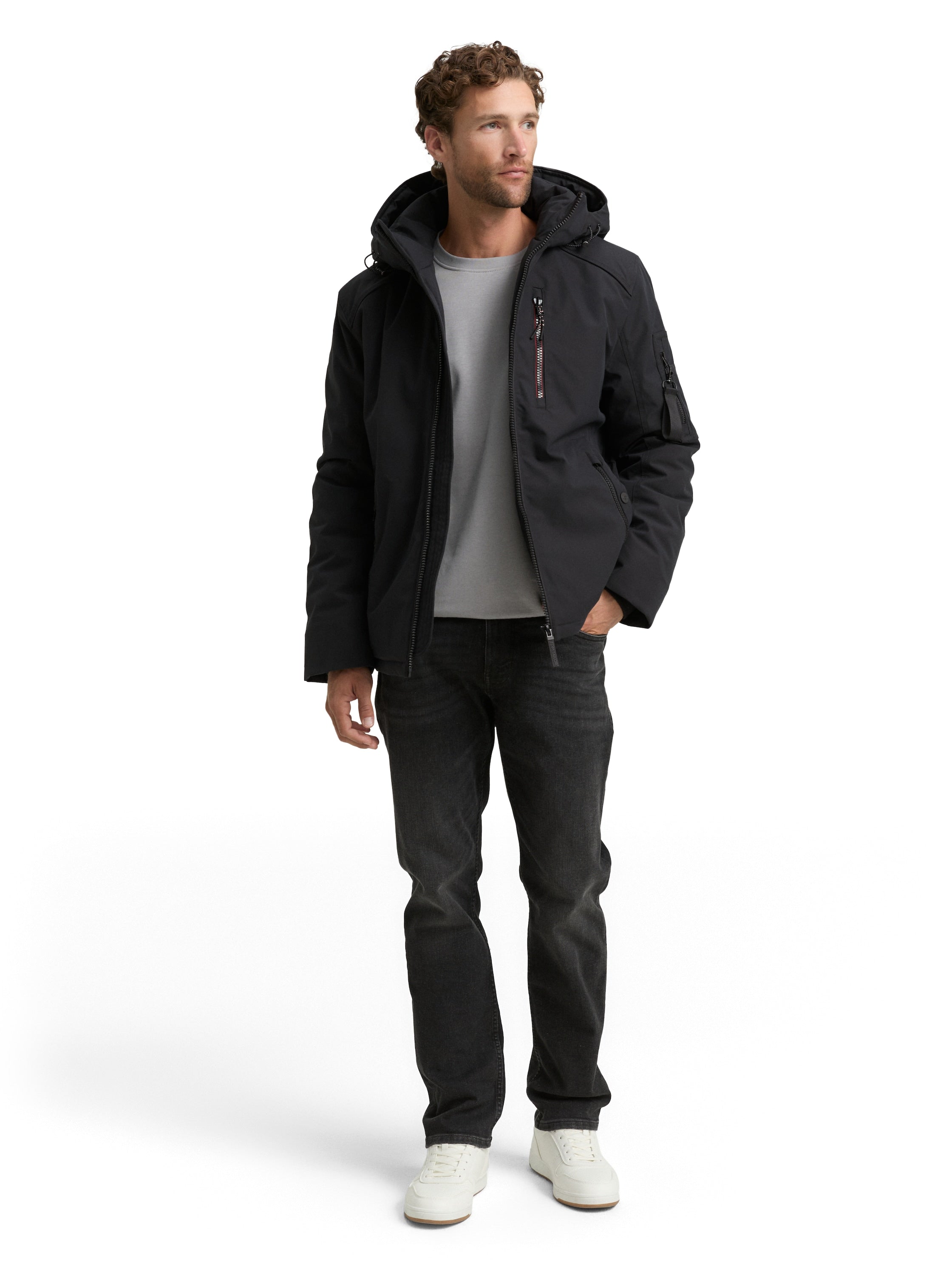 Winterjacke mit abnehmbarer Kapuze
