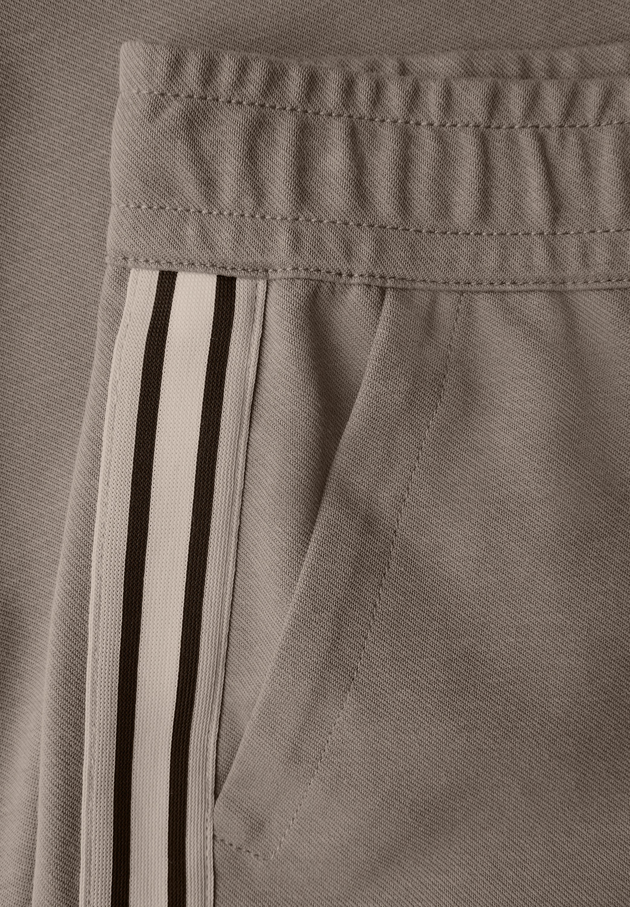 Straight Leg Strukturhose