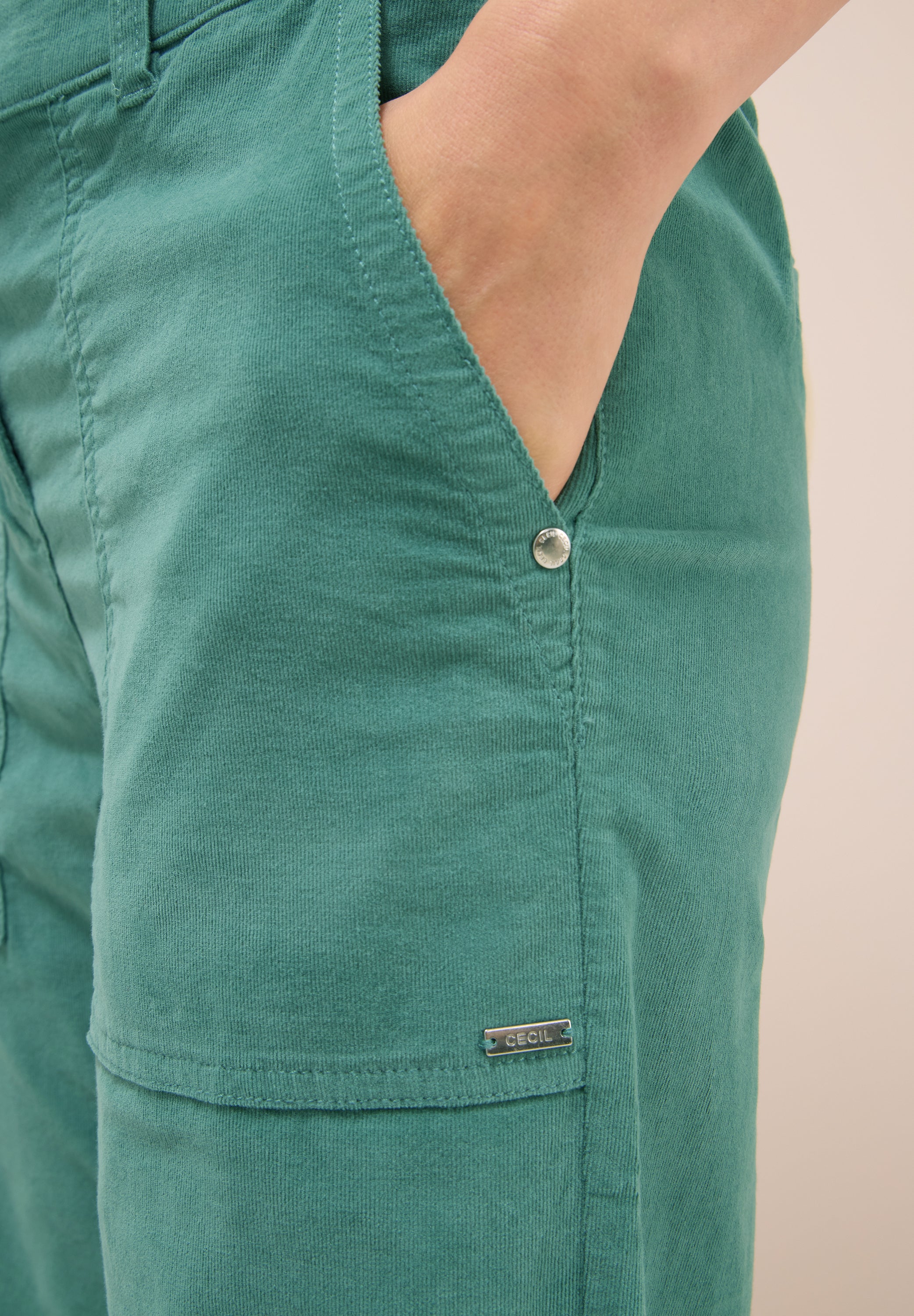 Wide Leg Cordhose