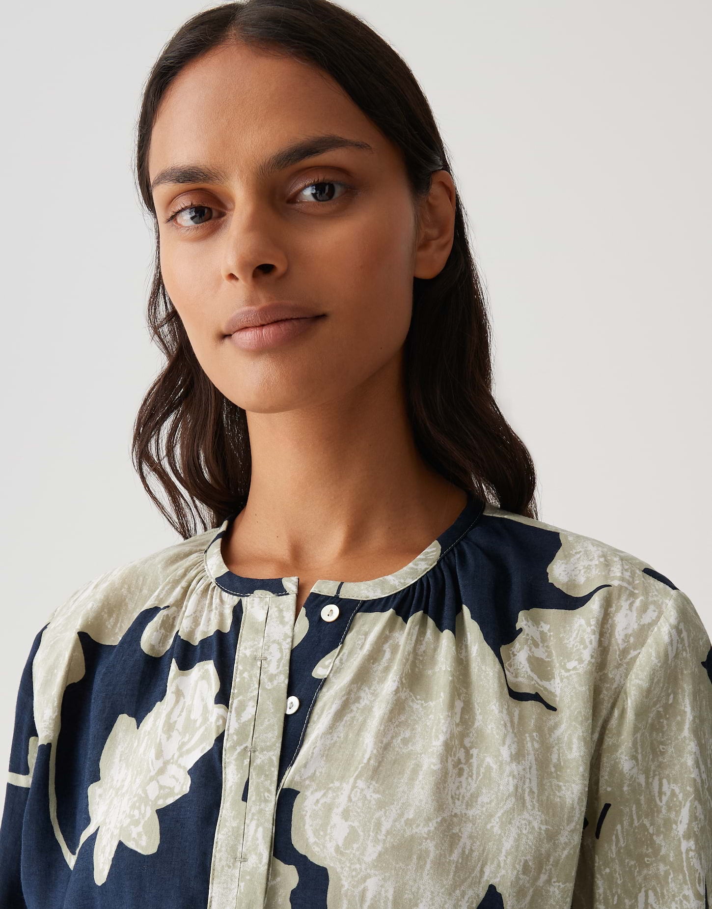 OPUS Modische Damen Bluse mit floraler Print Kräuselung Ballonärmel