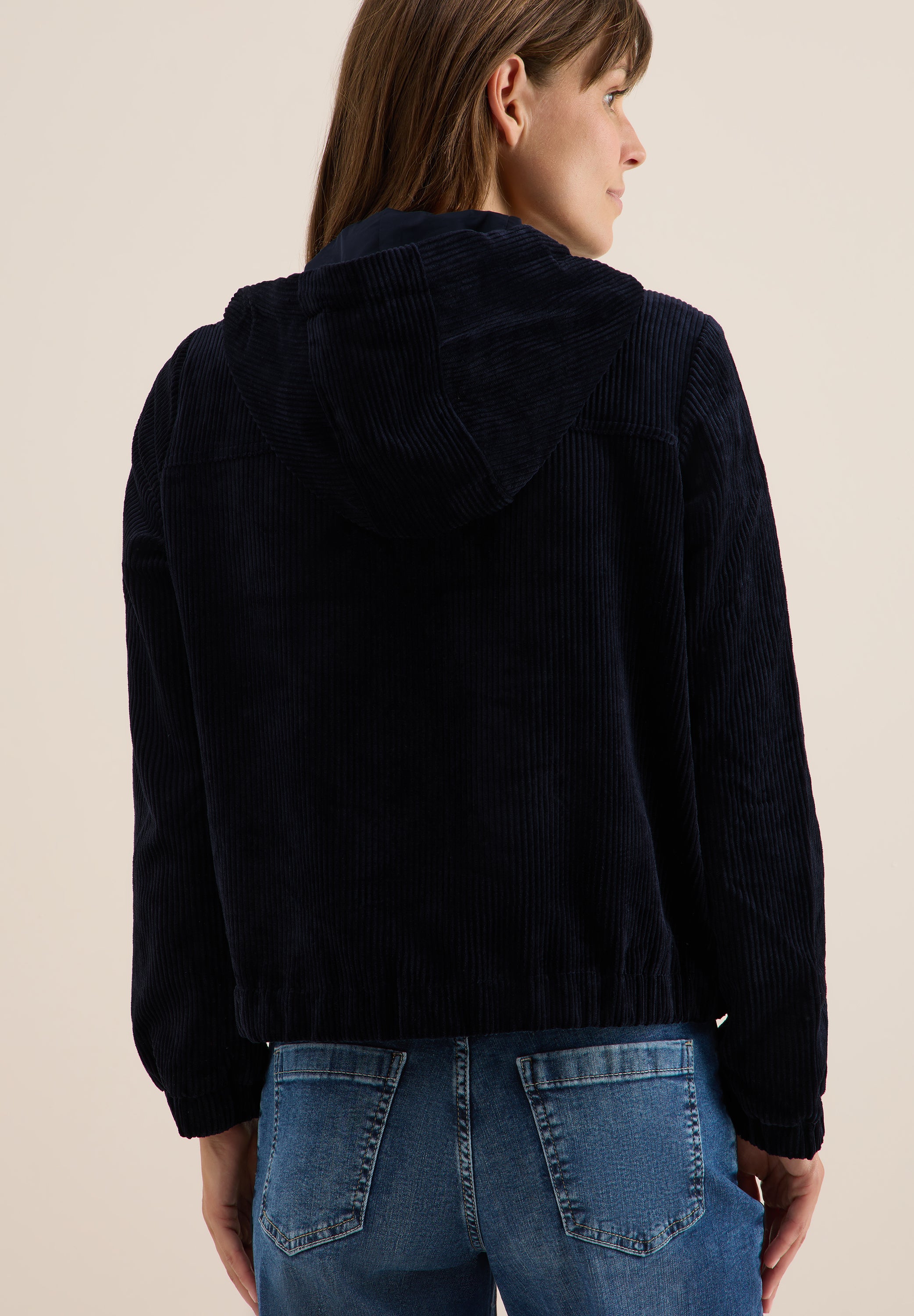 Cordjacke mit Kapuze