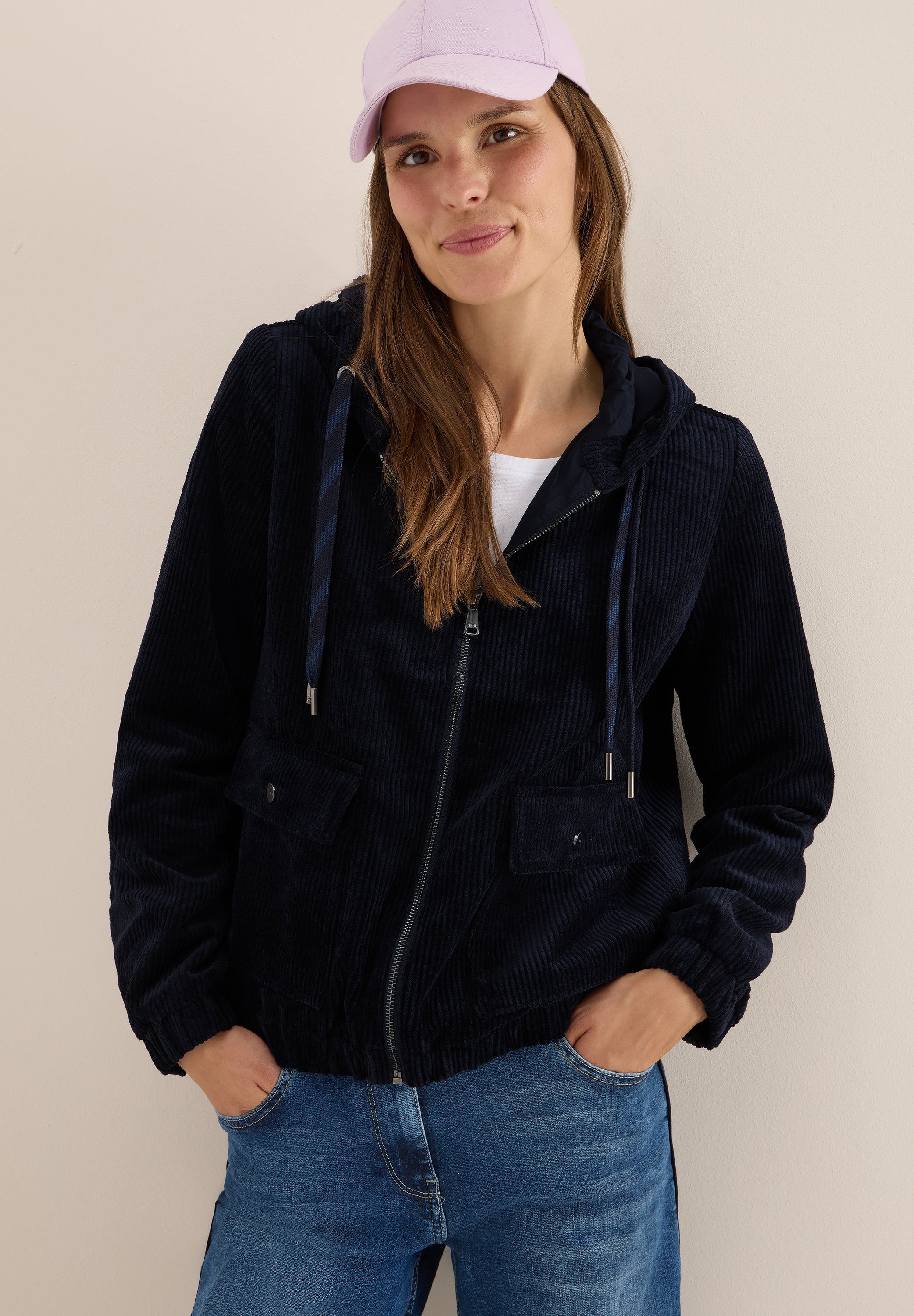 Cordjacke mit Kapuze