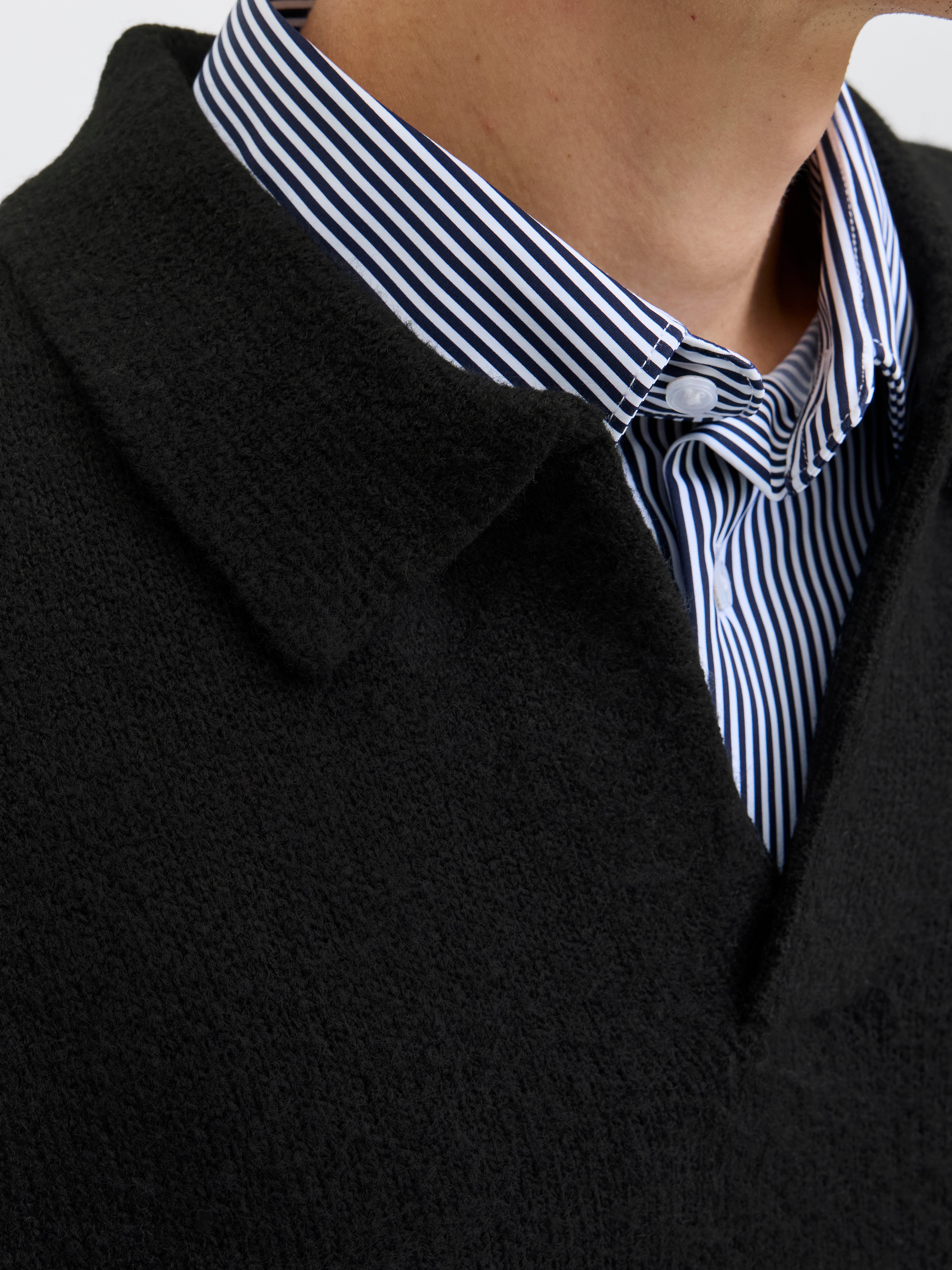 JJSOHO OLLIE KNIT SPLIT NECK LN