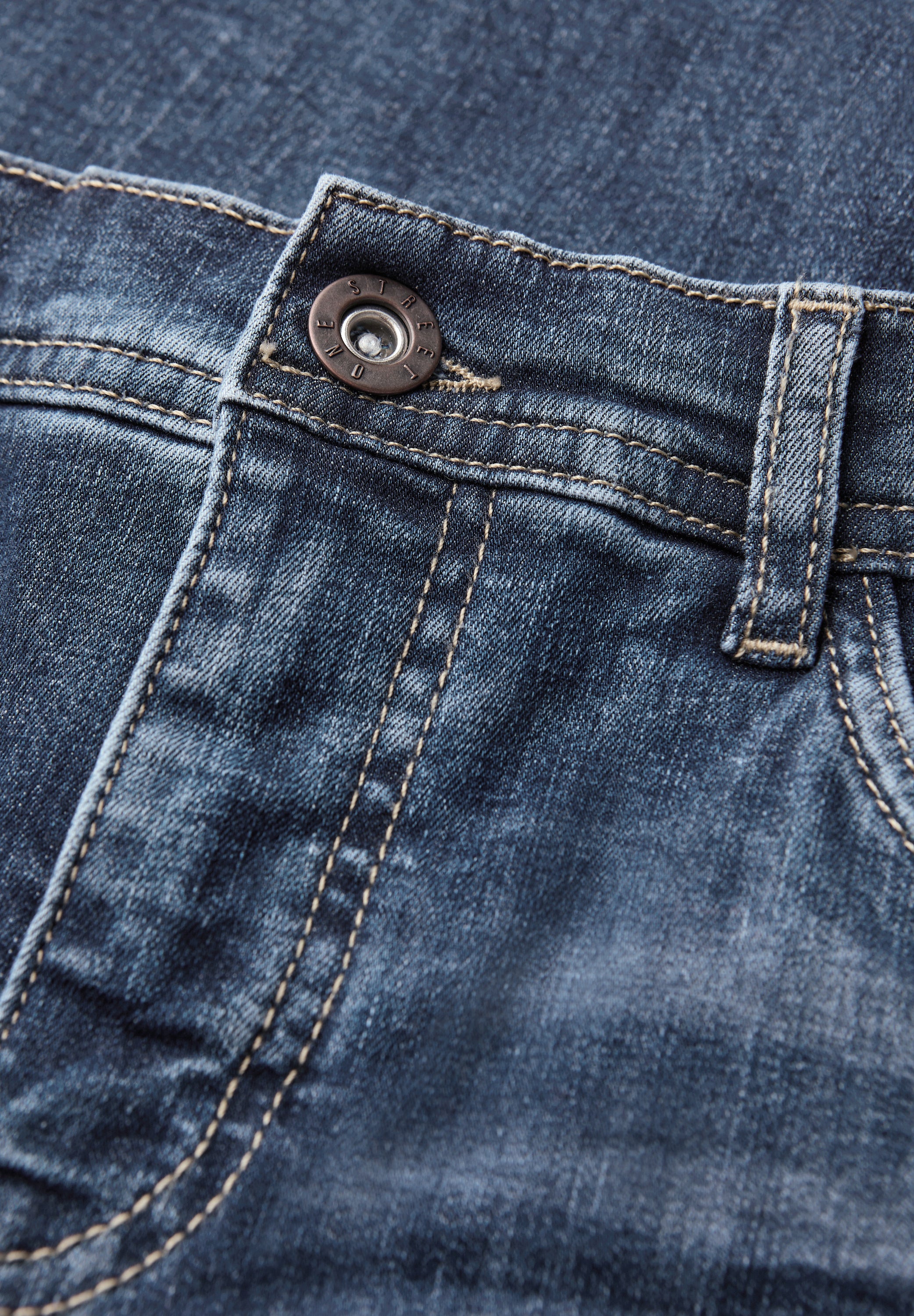 Jeans mit Gallonstreifen