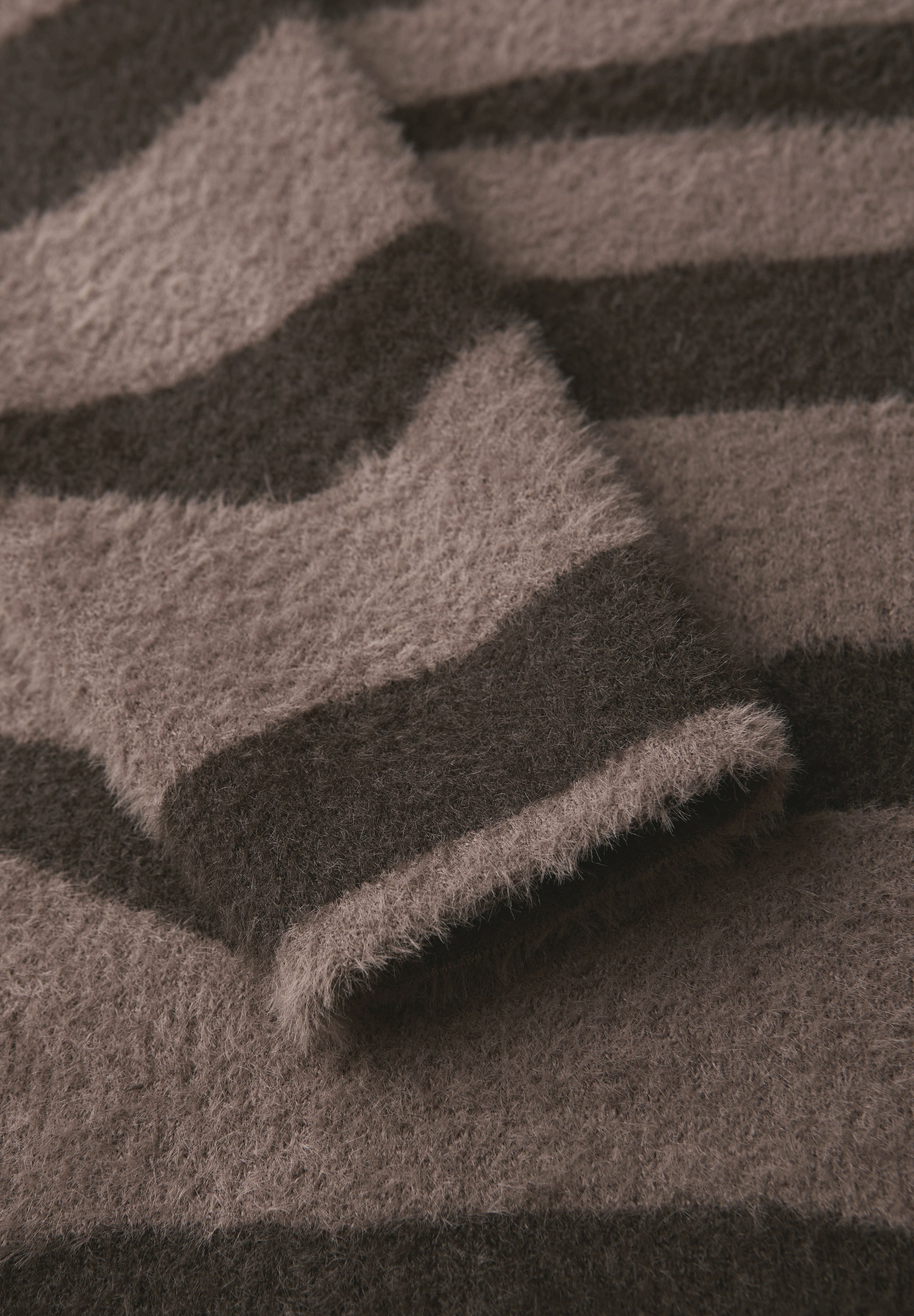 Street One Damen Jacquard Sweater Turtleneck Animal Print Kuschelig