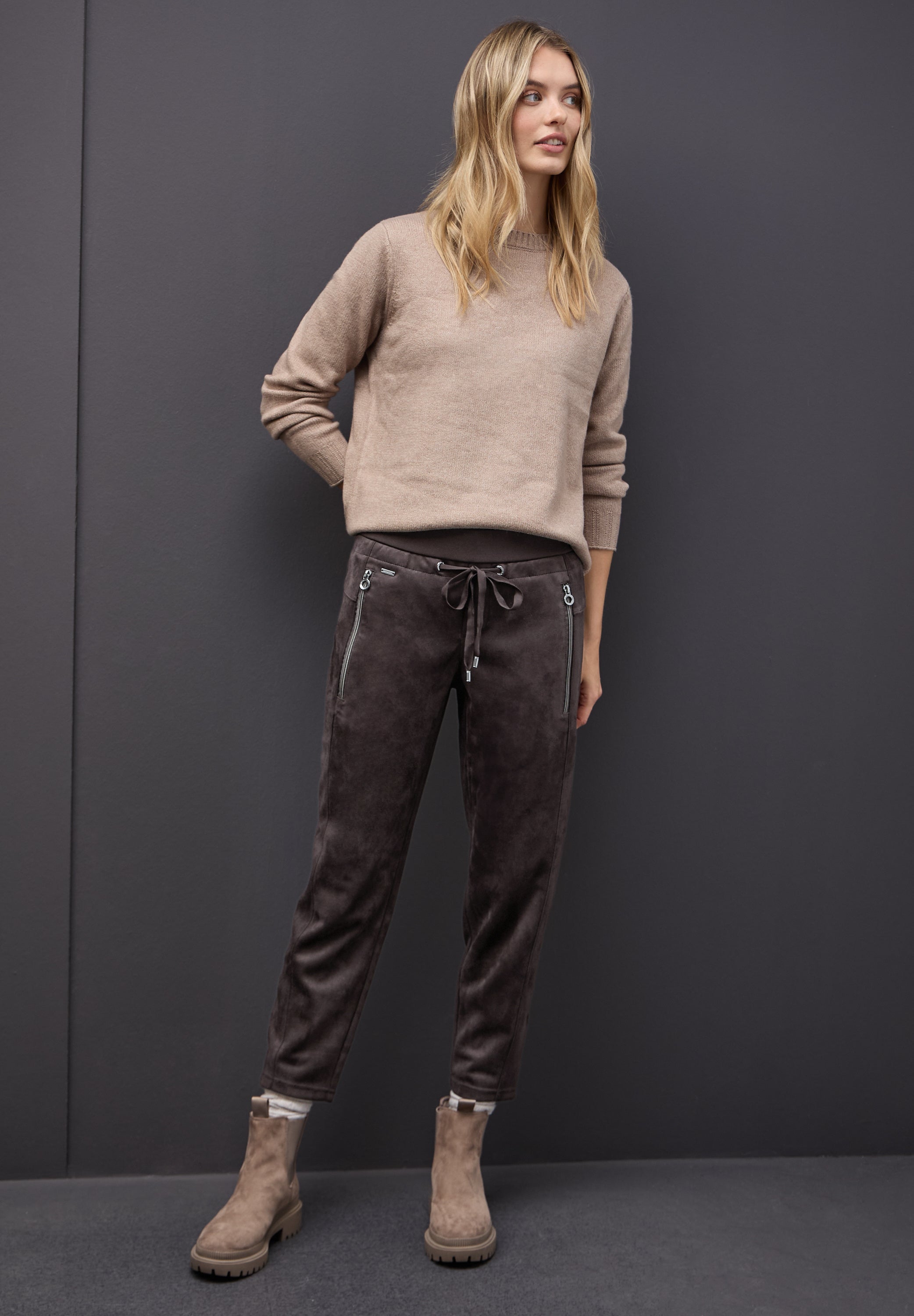 Street One Damen Hose Loose Fit Bonny Mid Waist Slim Legs Elastischer Bund