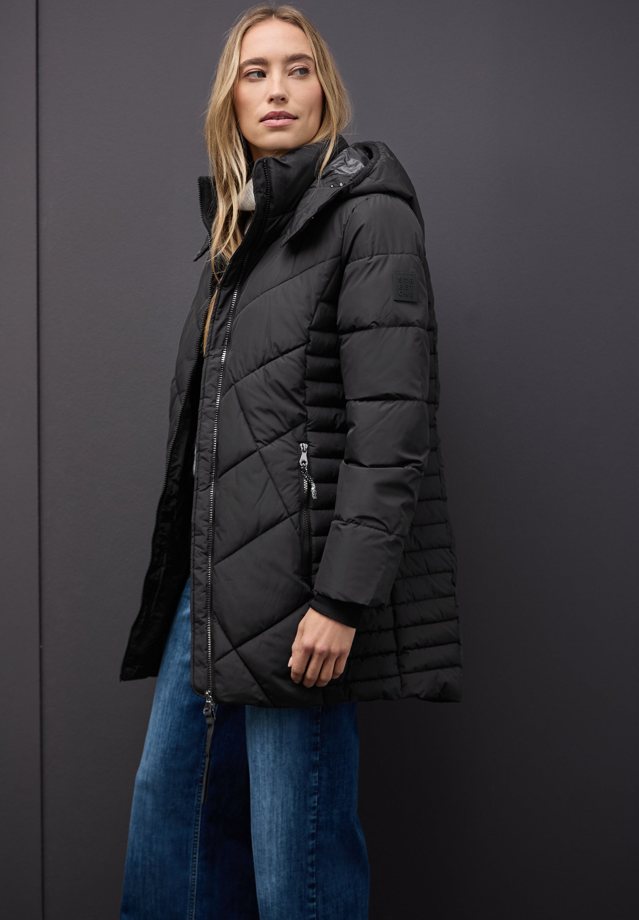 Street One Damen Steppjacke Abnehmbare Kapuze Zipper-Taschen Modisches Steppmuster