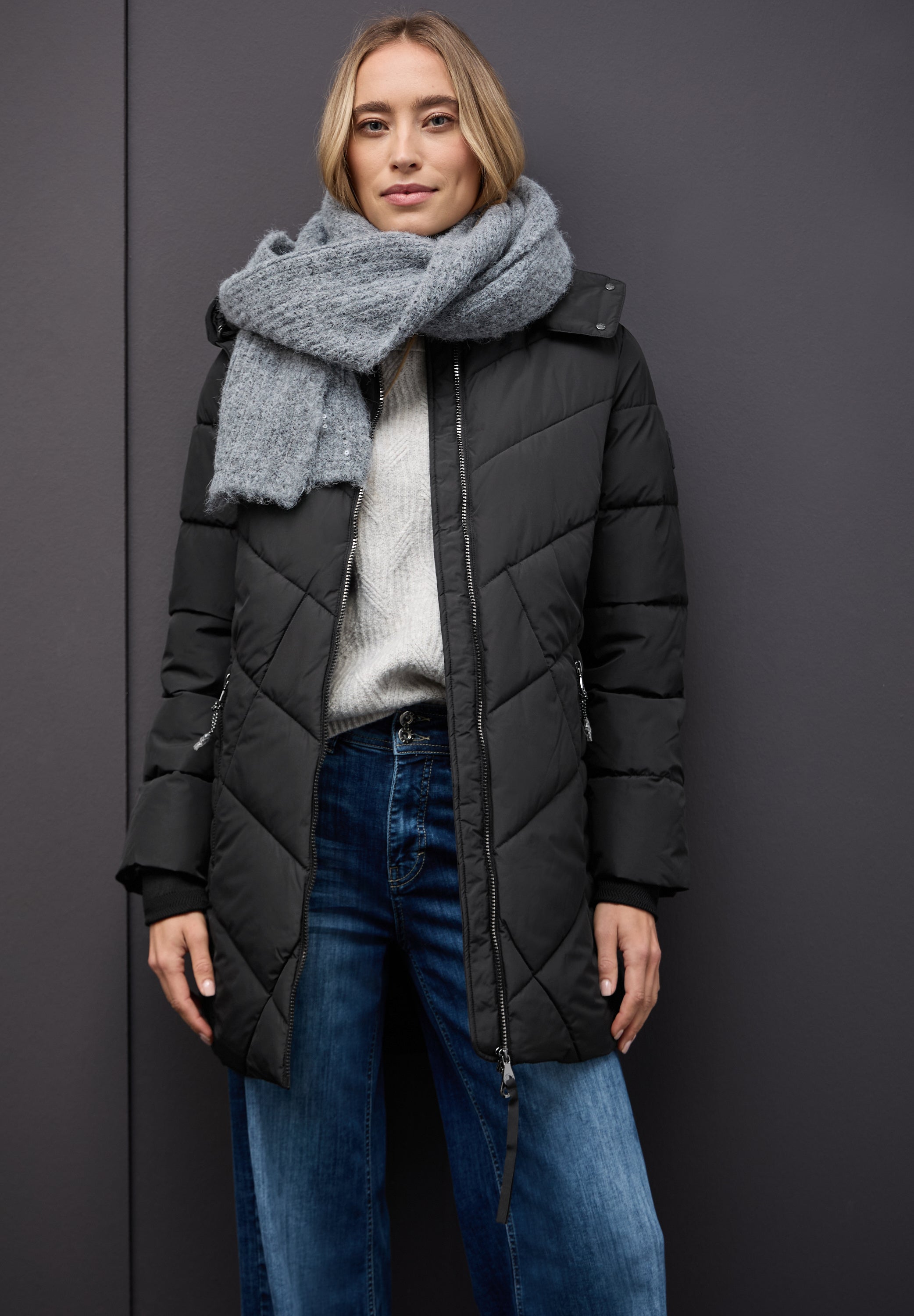 Street One Damen Steppjacke Abnehmbare Kapuze Zipper-Taschen Modisches Steppmuster