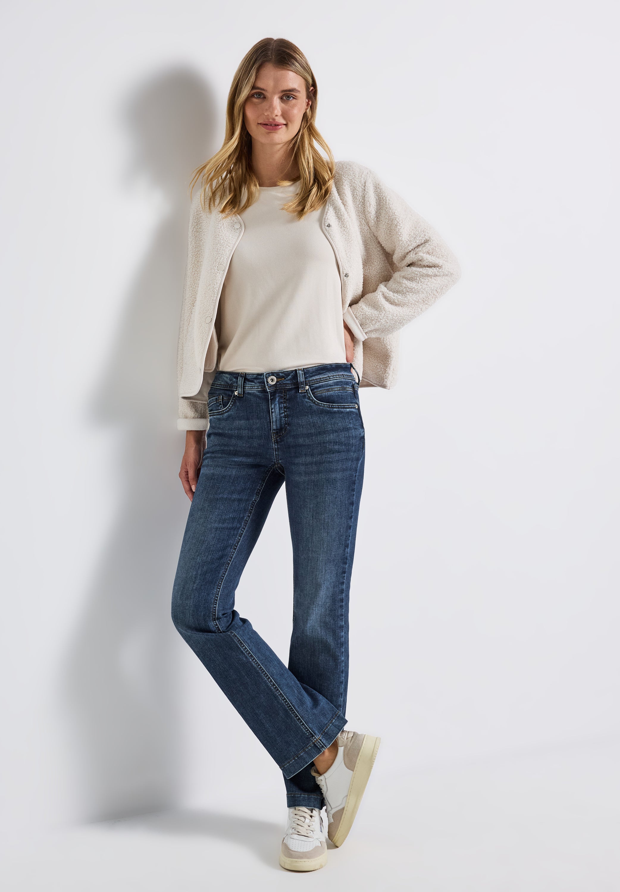 Street One Damen Bootcut Jeanshose Slim Fit Mid Waist Baumwollmix