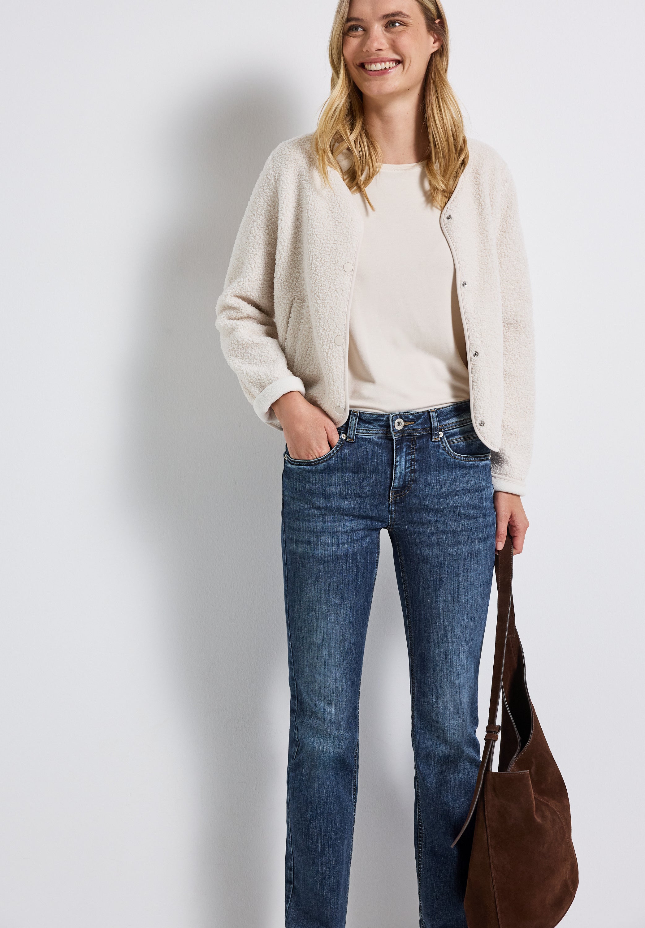 Street One Damen Bootcut Jeanshose Slim Fit Mid Waist Baumwollmix