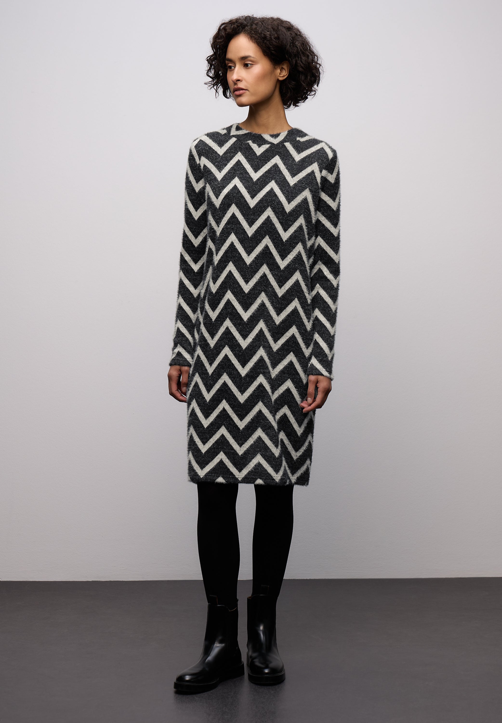 Gemustertes T-Shirtkleid