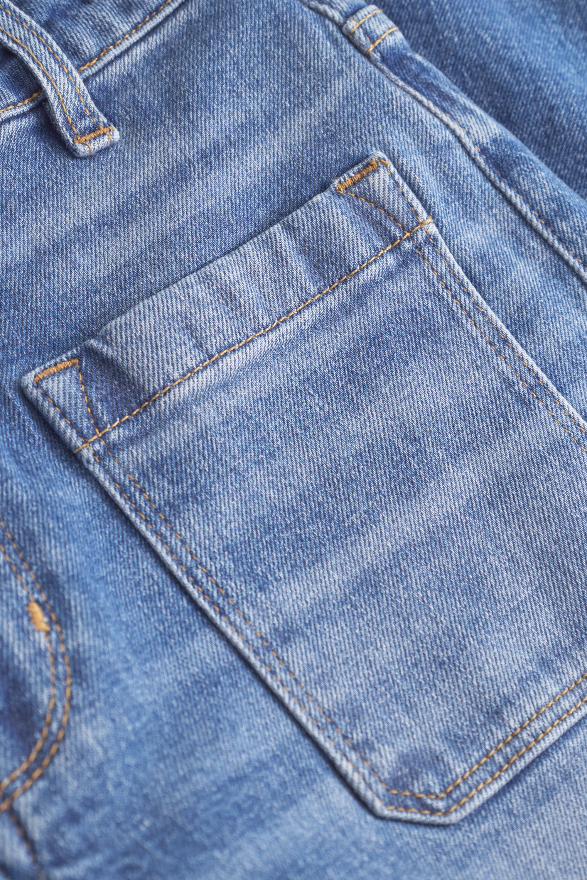 58 252DT58Emilia 10017870 02