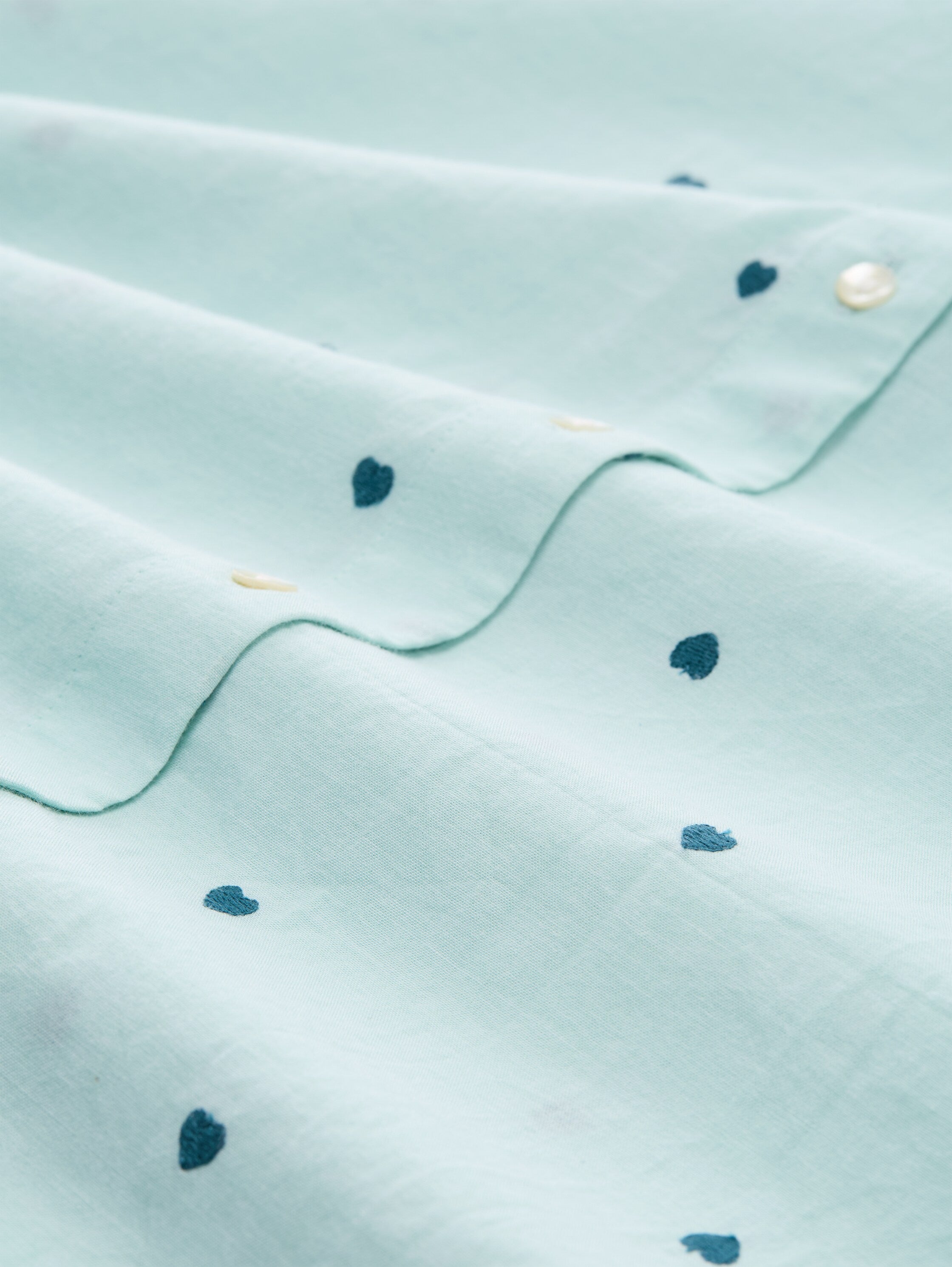 Tom Tailor Denim Damen Chambray Bluse mit Allover-Herz-Stickerei aus Baumwolle