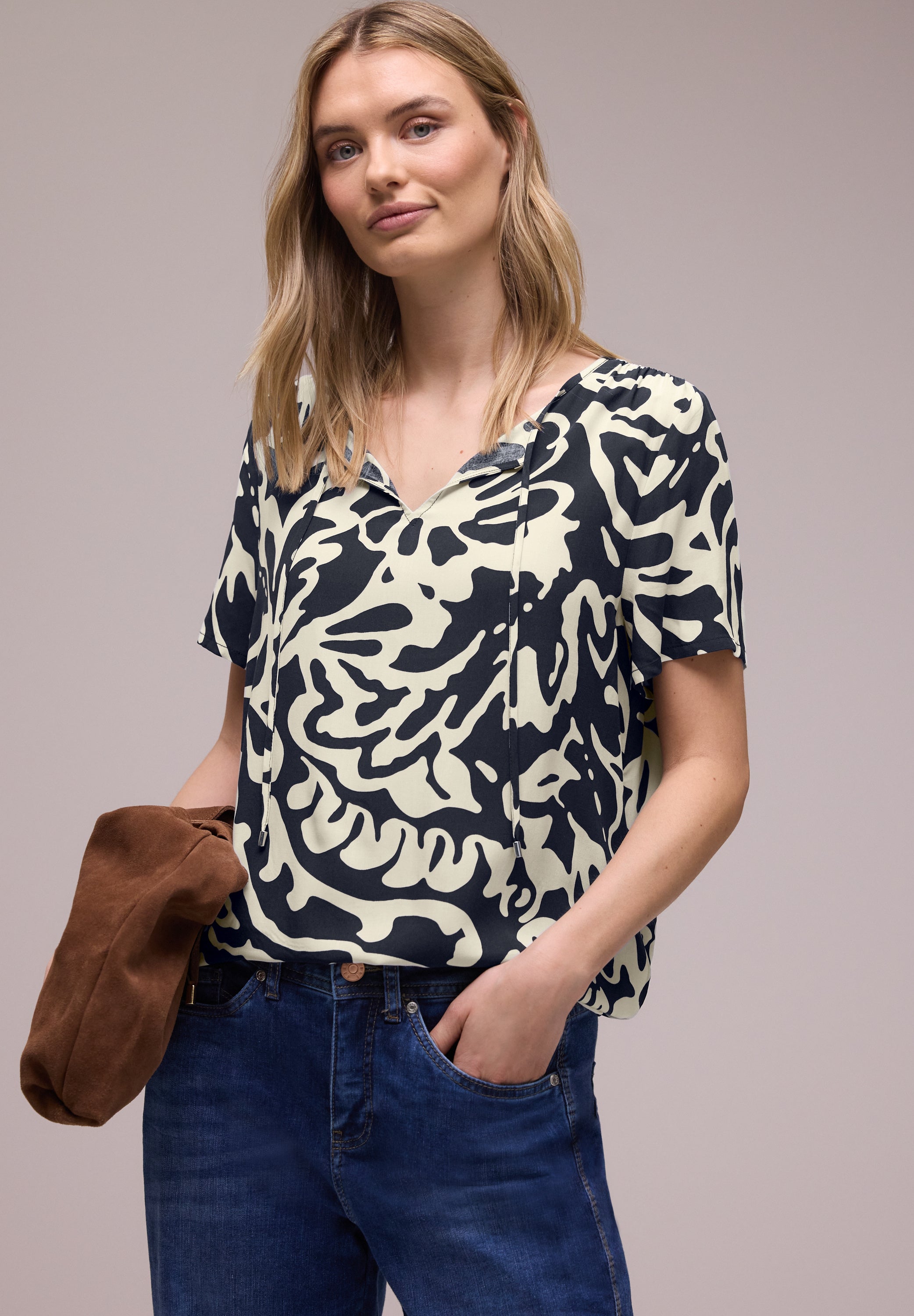 Bluse mit String-Detail