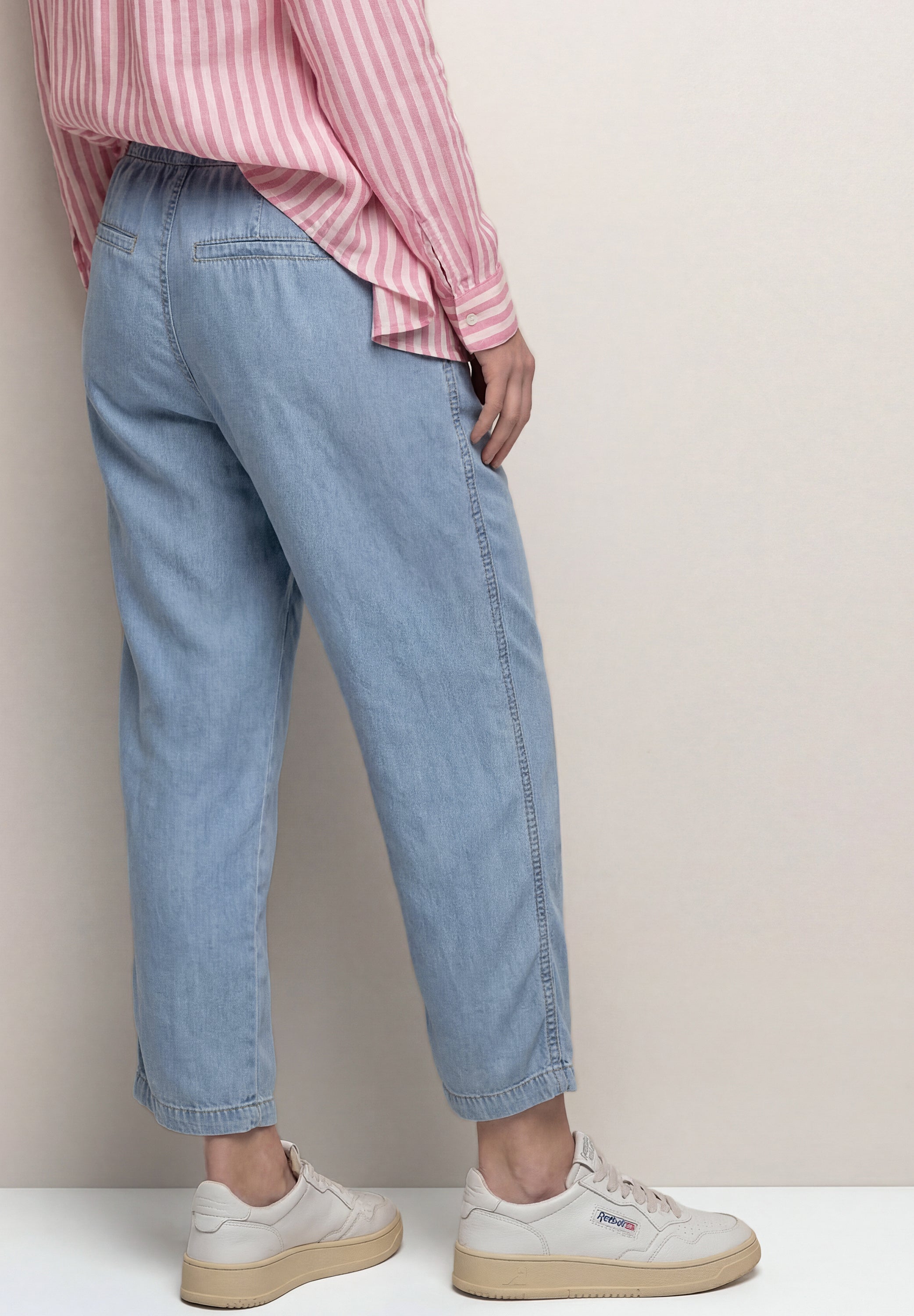 Mid Waist Slim Leg Hose im Washed-Look