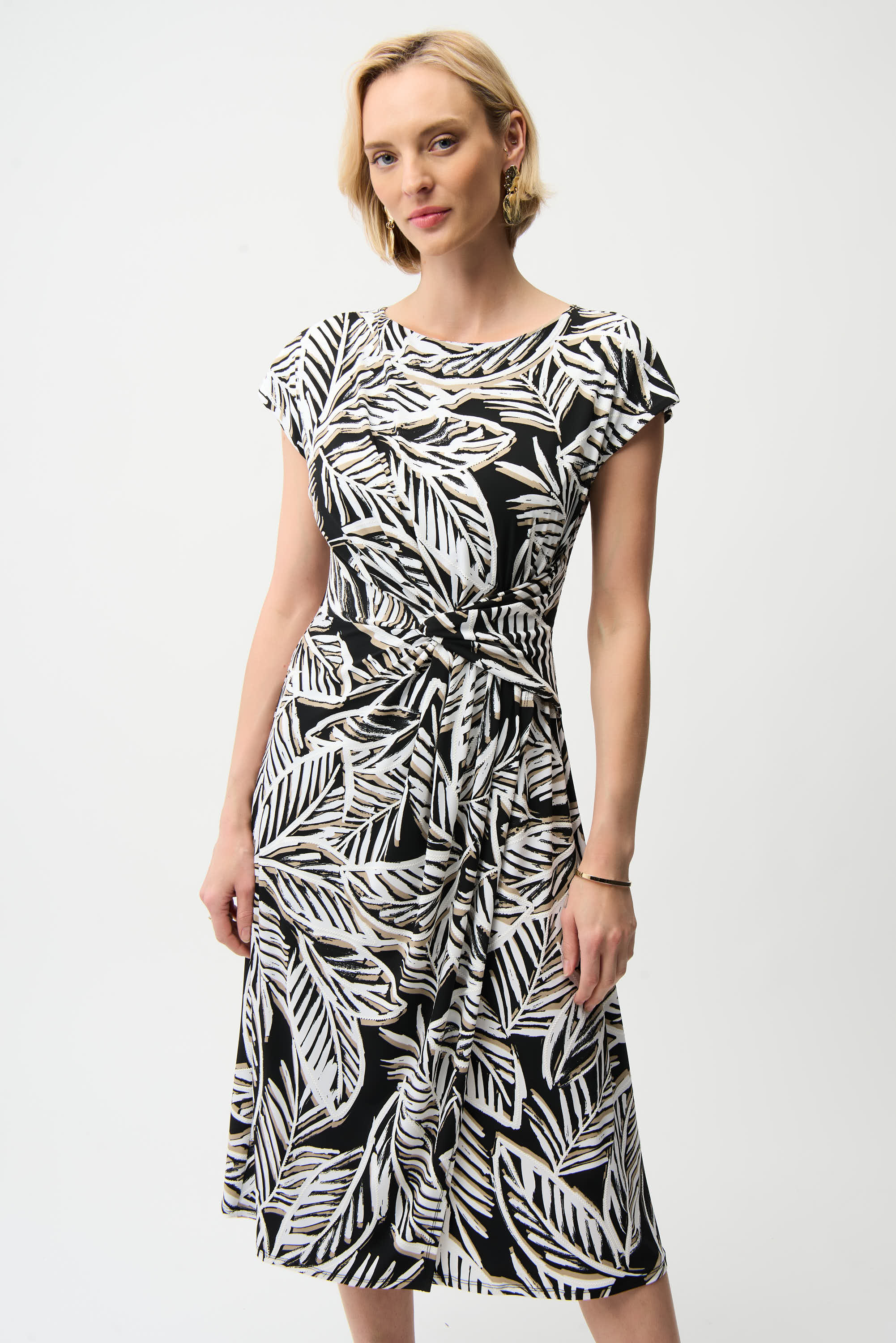 Fit-and-Flare-Kleid mit tropischem Print und U-Boot-Ausschnitt