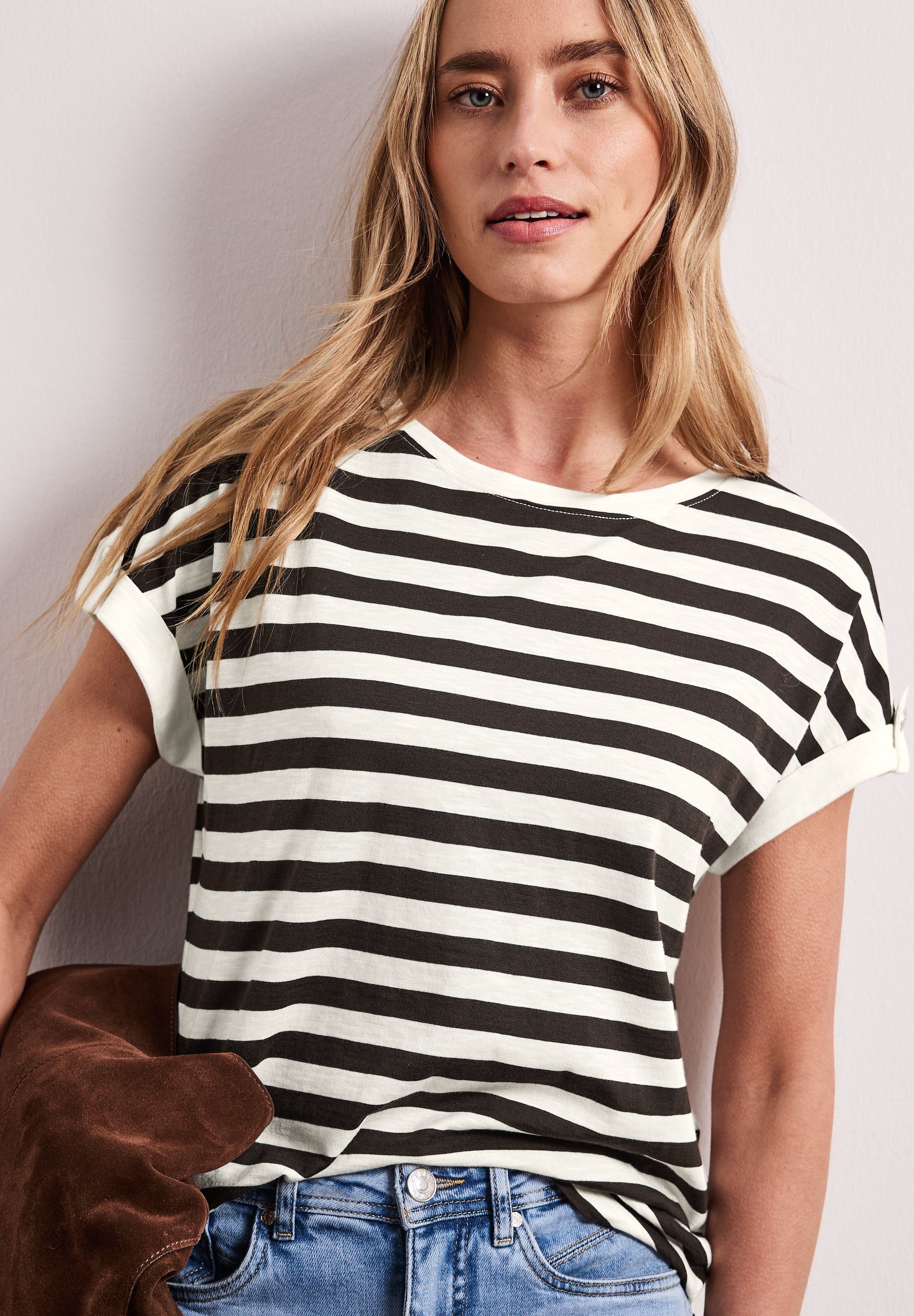 T-Shirt mit Rundhals und Knopfdetail