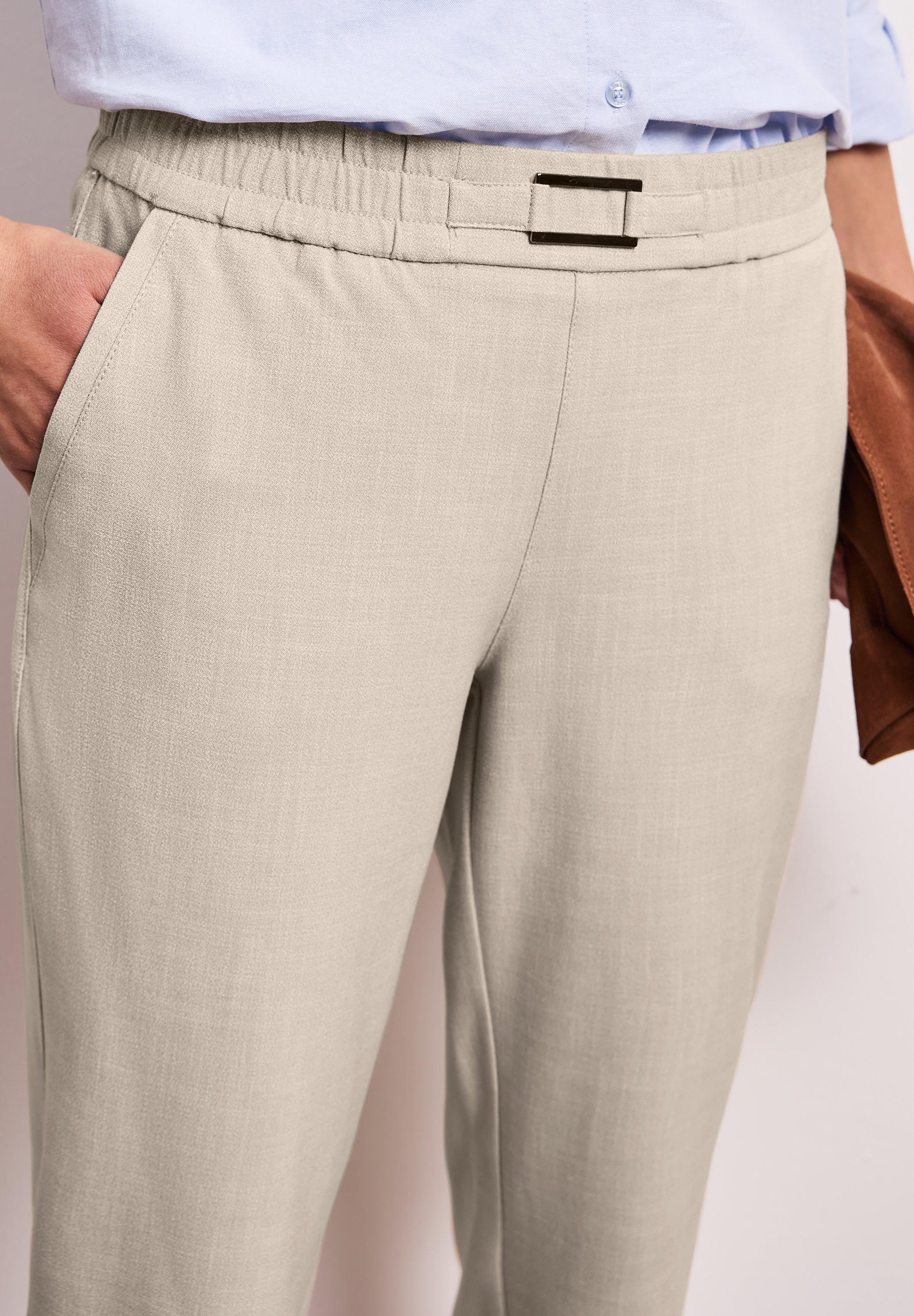 Mid Waist Slim Leg Hose mit Schnalle