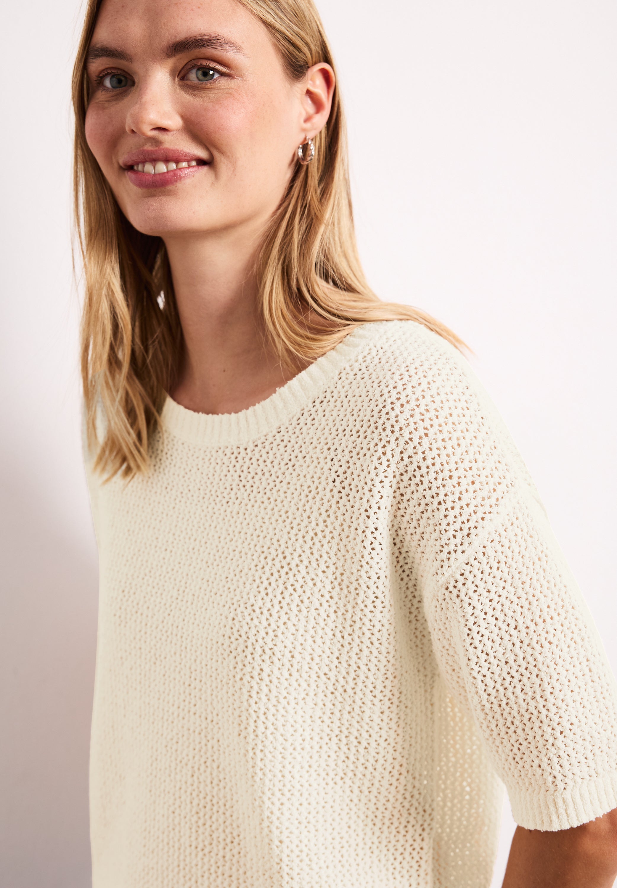 Kurzarm Pullover mit Mesh-Struktur