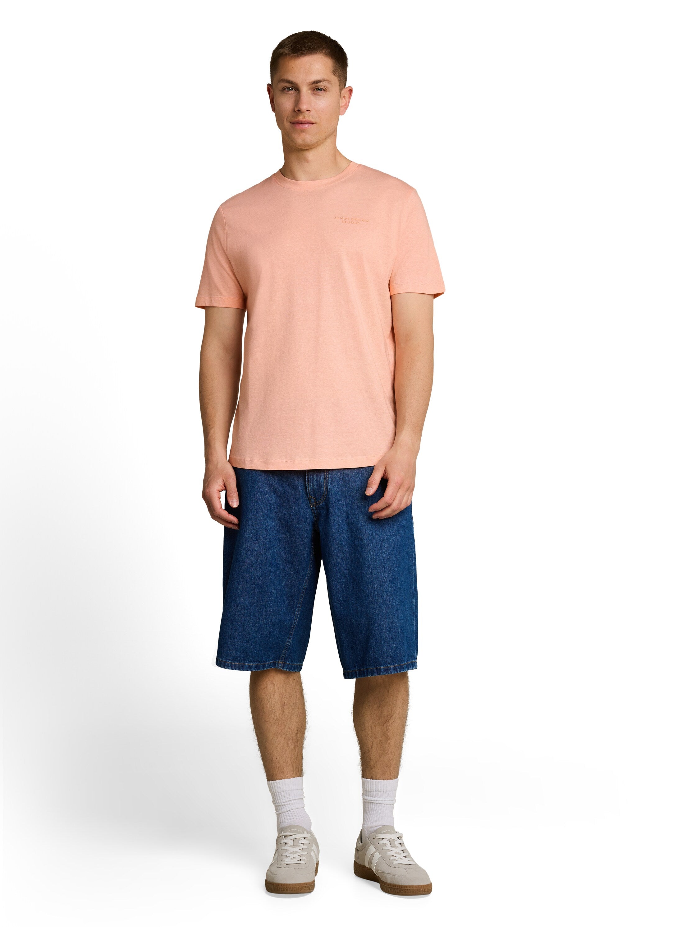 T-Shirt mit feinem Streifenmuster