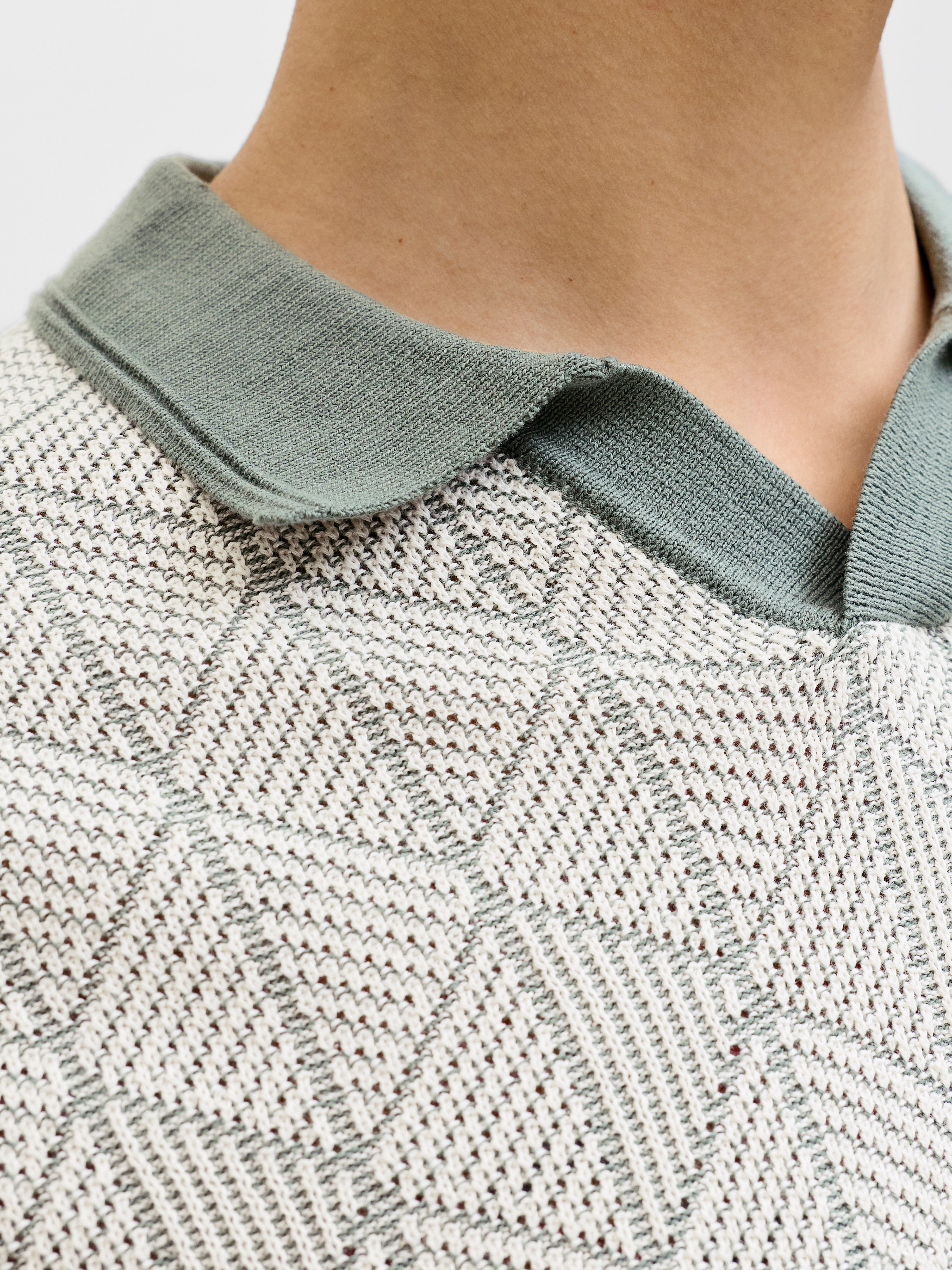 JPRBLUBLAKE STRUCTURE KNIT SPLIT NECK SS